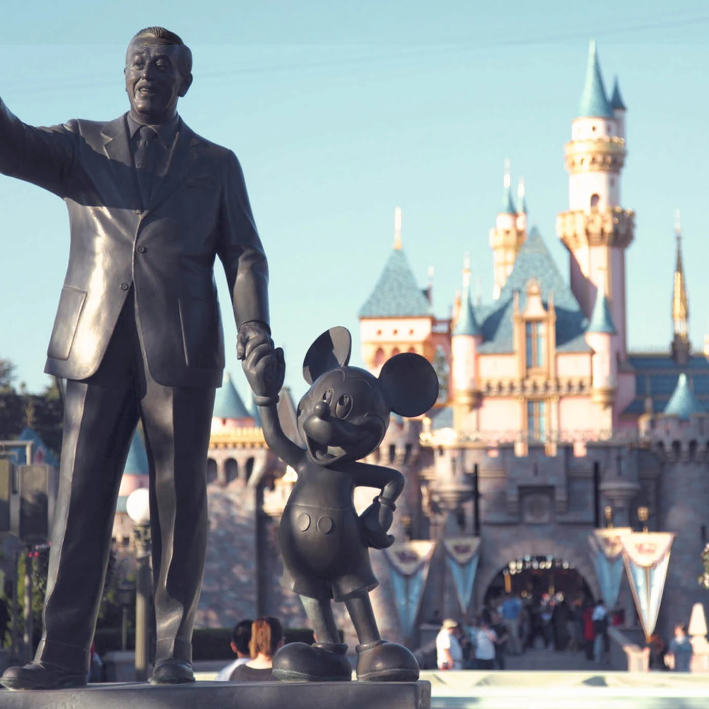 Tips for Taking a Toddler to Disneyland