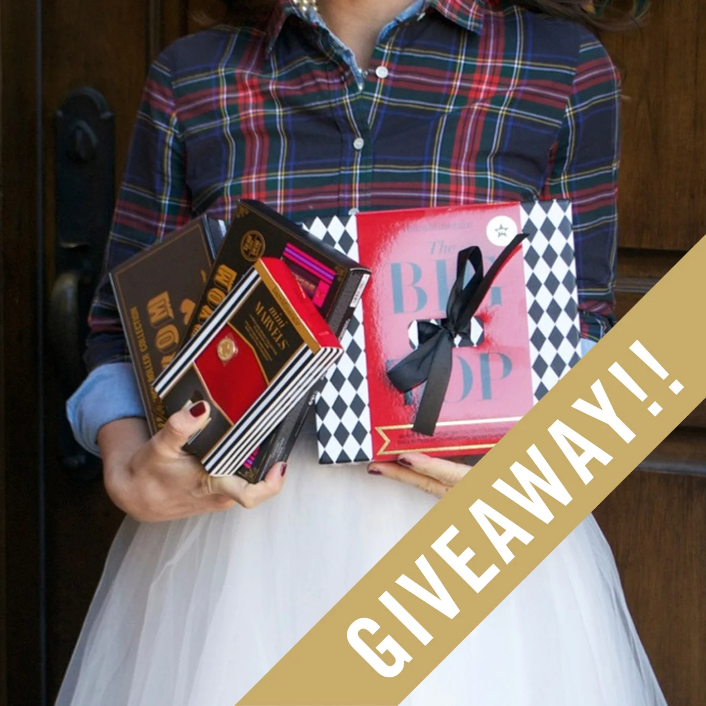 Bare Minerals Holiday Giveaways