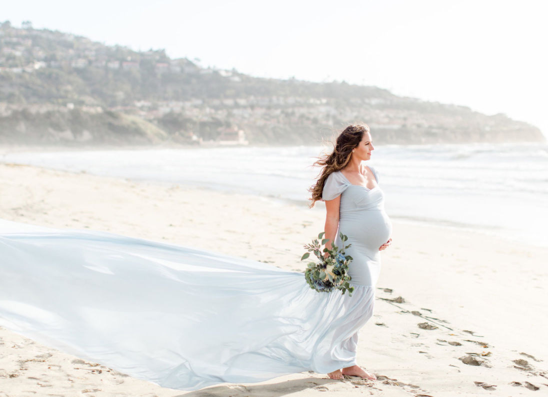 Maternity Photos on the Beach 