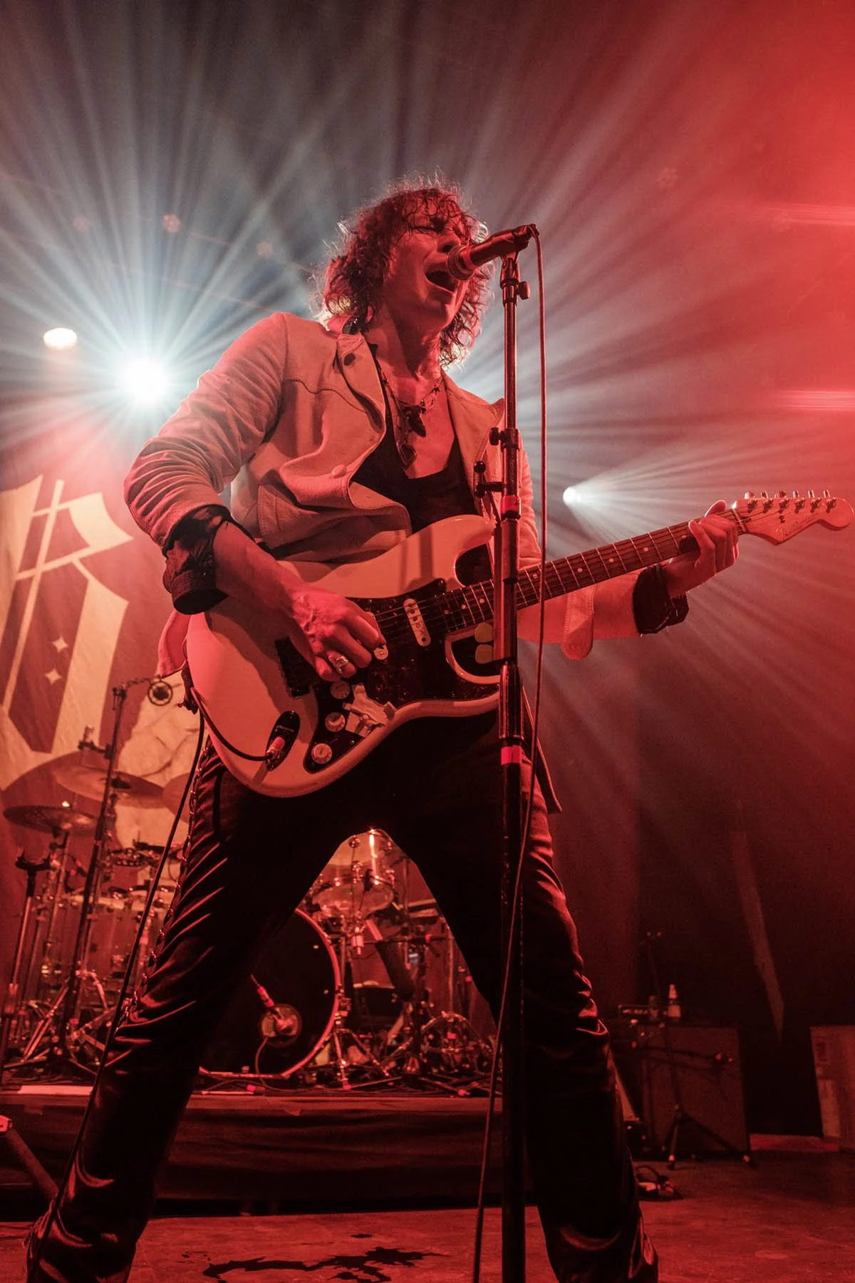 Barns-Courtney-RIchard-Stow-live.jpg