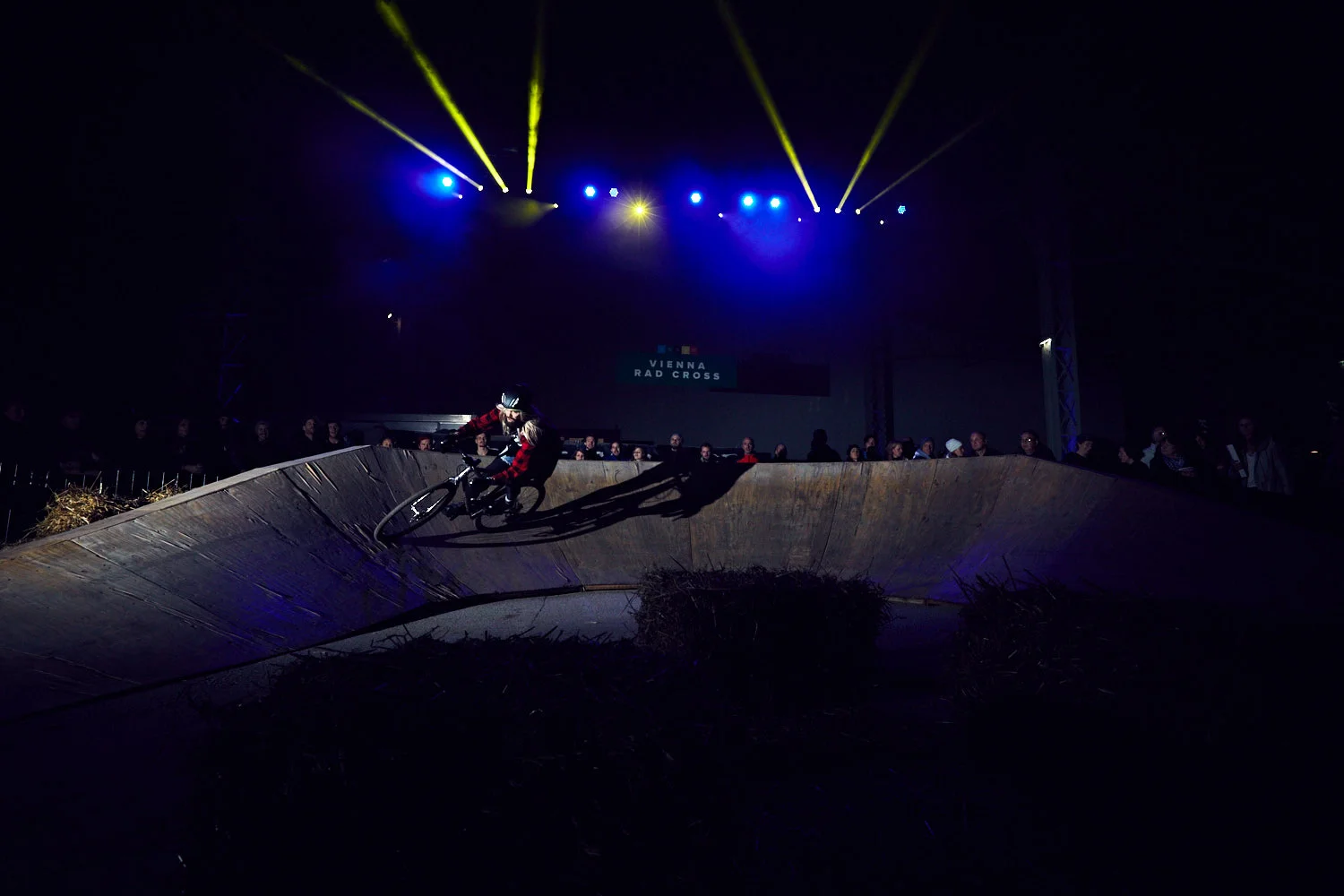 LOWRES-CARLOS-FERNANDEZ-LASER-WIENER-FAHRRADSCHAU-DAY-02-264.jpg