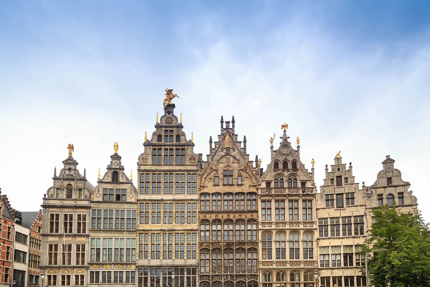 Antwerp_Facades of Houses on Grote Markt-3.jpg