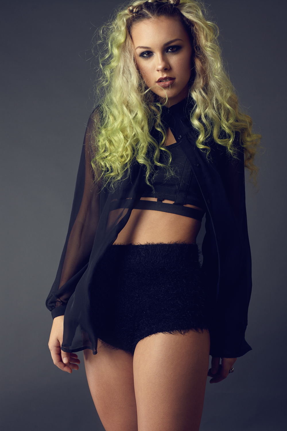 Michael Populus Photography photographs Taylor Alberes with Kennedy MGMT