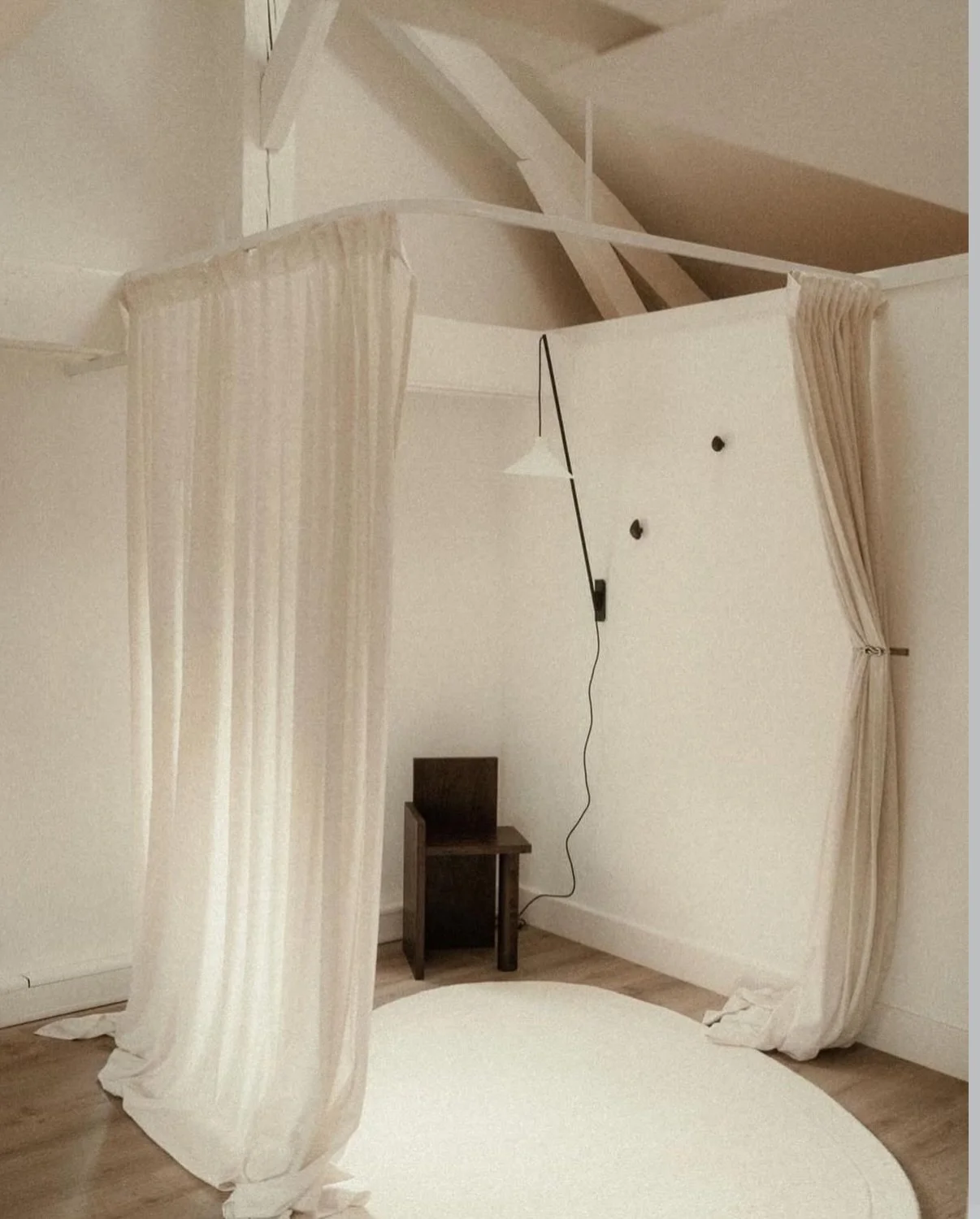 We&rsquo;re thrilled to announce a selection of our designs are available at @whiteflow.bridal Switzerland 

After trunkshowing with Elodie last year &amp; creating for her wonderful bride Annabelle, we&rsquo;re so pleased to extend this partnership 