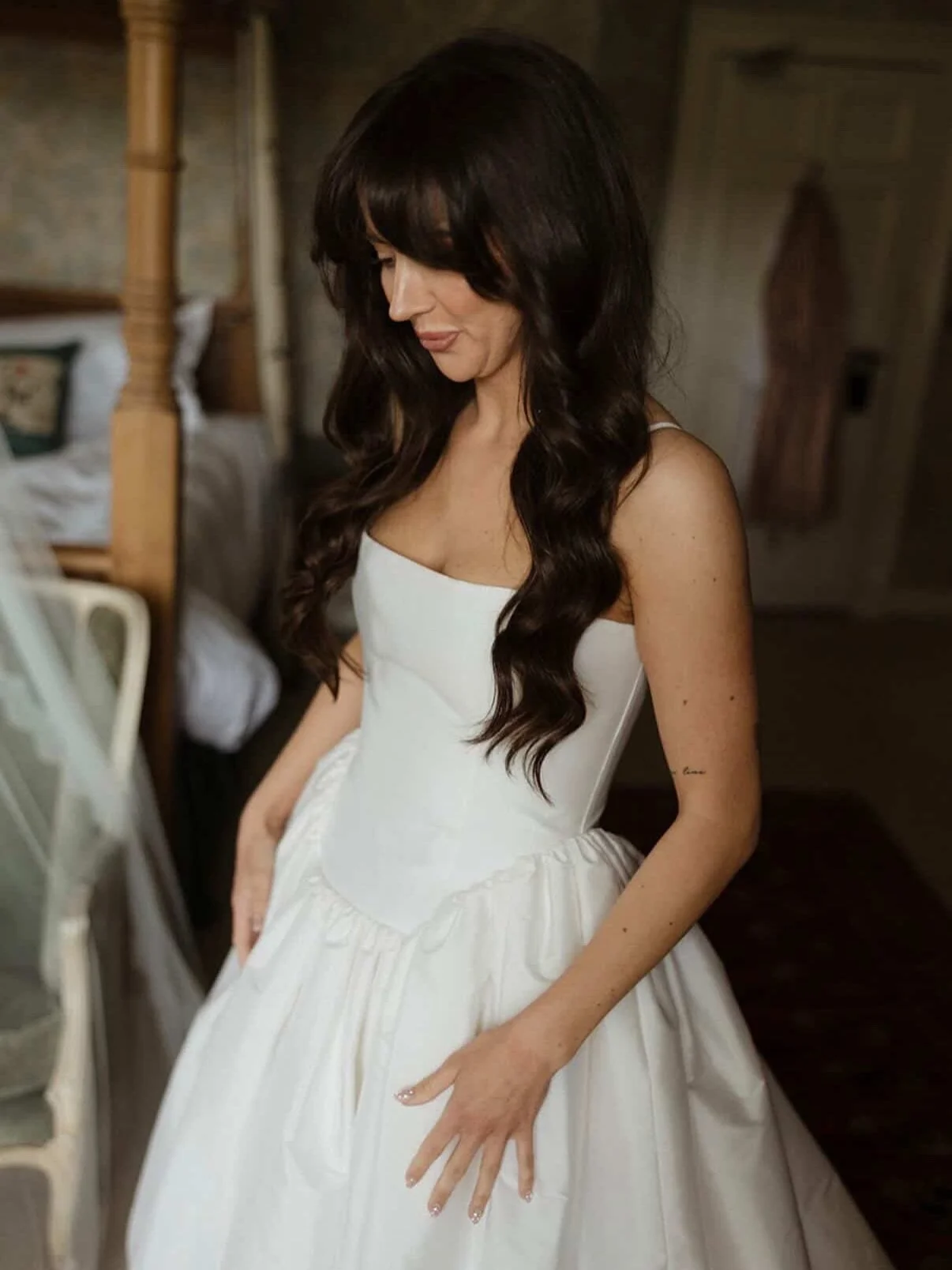 Wedding morning moments ✨ our stunning Bride Olivia, wearing the Delphine dress, Romi veil &amp; Meg sleeves. 

A dream to make this for your Olivia 🤍

Photography &amp; film @orangeivyphotography
Second shooter @eriinbrowne
Venue @askhamhallwedding
