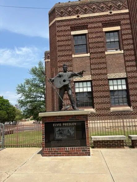 elvis.jpg