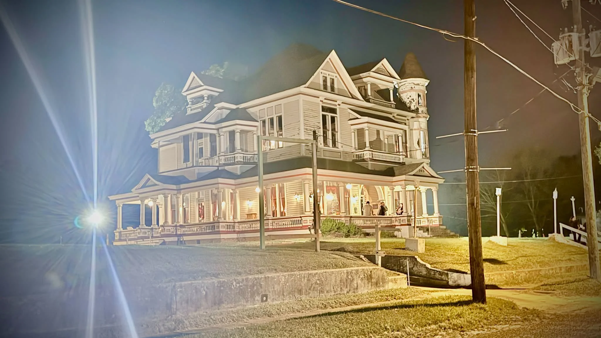 ogilvie wiener house at night.jpg