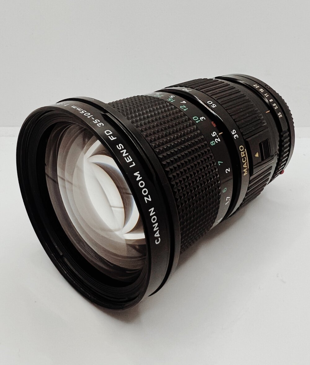 Canon FD 35-105mm Zoom lens with Anamorphic-Bokeh Canon FD 35-105mm Zoom lens with Anamorphic-Bokeh