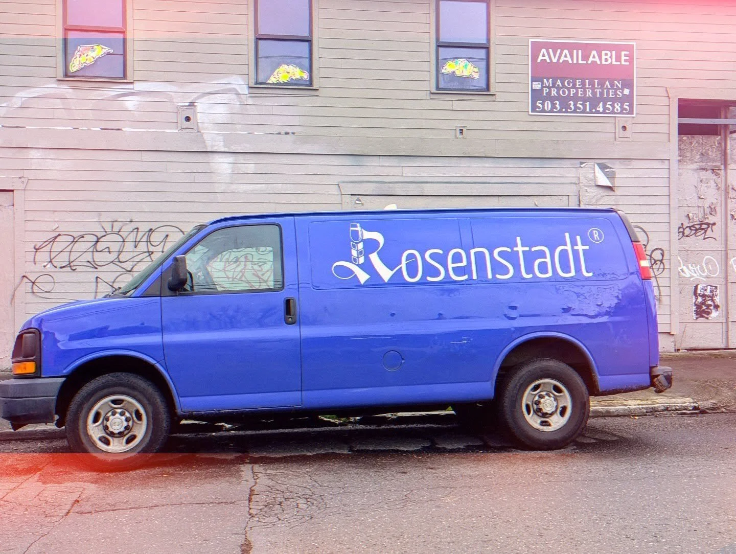 This is like seeing one of my favorite and rare birds in my own neighborhood. I want to rip open that back door and chug a Helles. Love these guys 👌 @rosenstadt_brewery