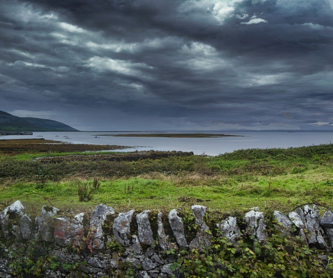 Missing Ireland...
#landscapephotography #landscape #ireland #leica #leicaq #irelandtravel #irelandphotography #storm #rainny #dark #28mm