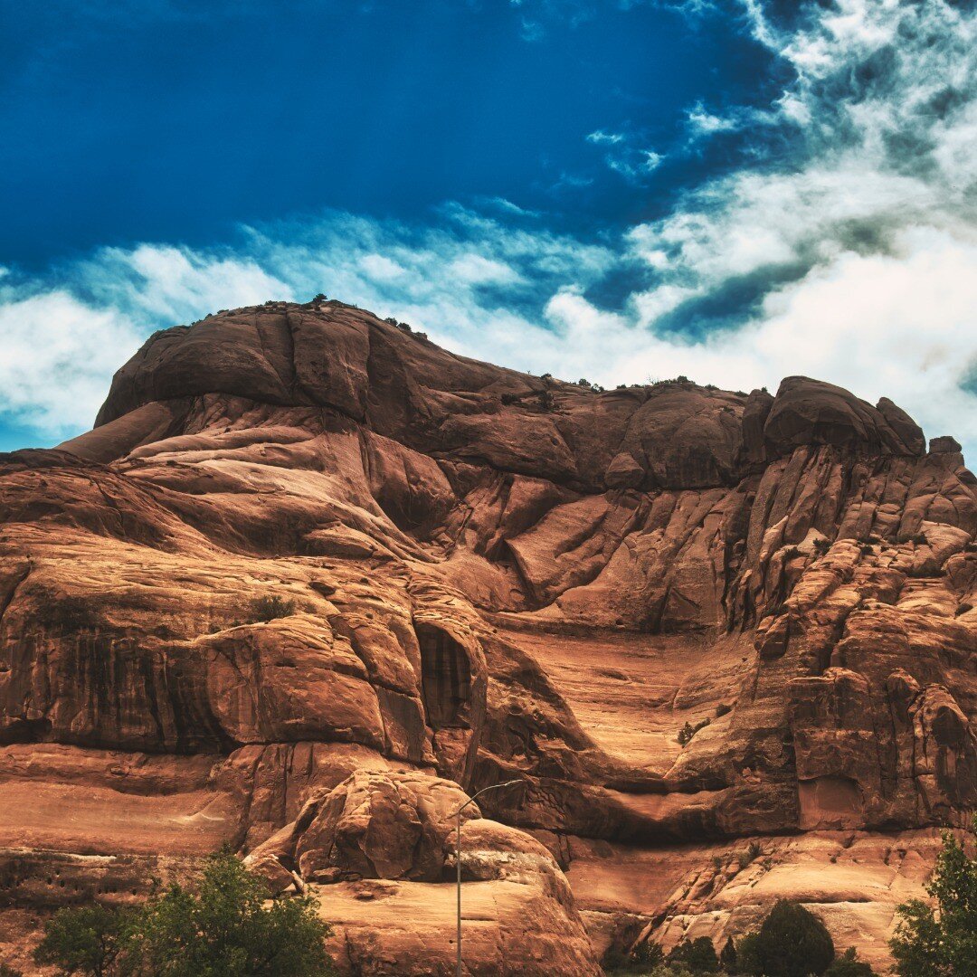 Neat rock formation from my photo library.
#rockformations #roadtrip #america #leica #landscapephotography #sunnyday #travelphotographer  #travelphotography #rocks #beautifulday #roadtripfinds #leicaphotographer