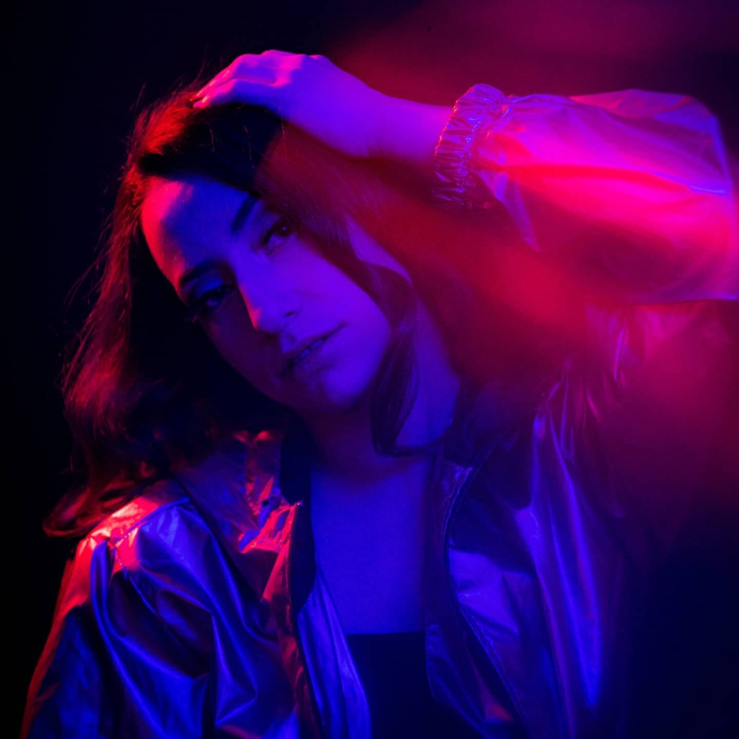 Glowing in the dark
.
.
#studioshoot #leica #photooftheday #rgblights #leicacamera #model  #portraitphotography #edgyportraits #vintage #pinkandpurple #fashionshoot #palmspringslife #lamodels