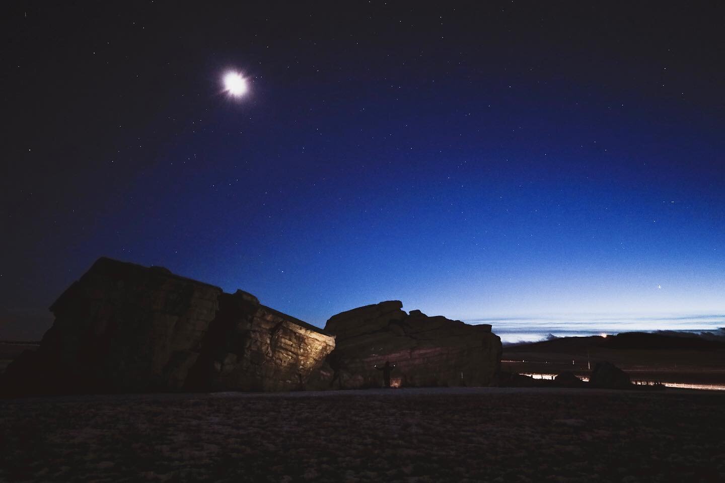 Happy winter solstice ❄️ AND conjunction day! 🪐 Today on 12/21/2020 Saturn and Jupiter line up in the sky to visibly create one star! As today will be cloudy and snowing I decided to head out to the Big Rock Erratic outside of Okotoks last night to 