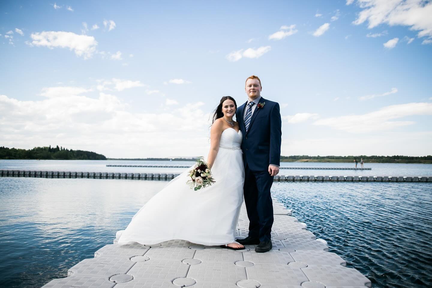 Happy 4th wedding anniversary to my sweetheart and bestie! 🥂 You know you&rsquo;re in sync when you both get each other a silly card about being &ldquo;nuts&rdquo; for each other. 🤦🏻&zwj;♀️🤣🥜🐿️ I love you so much Dan man. 💕

Wedding photos 📸:
