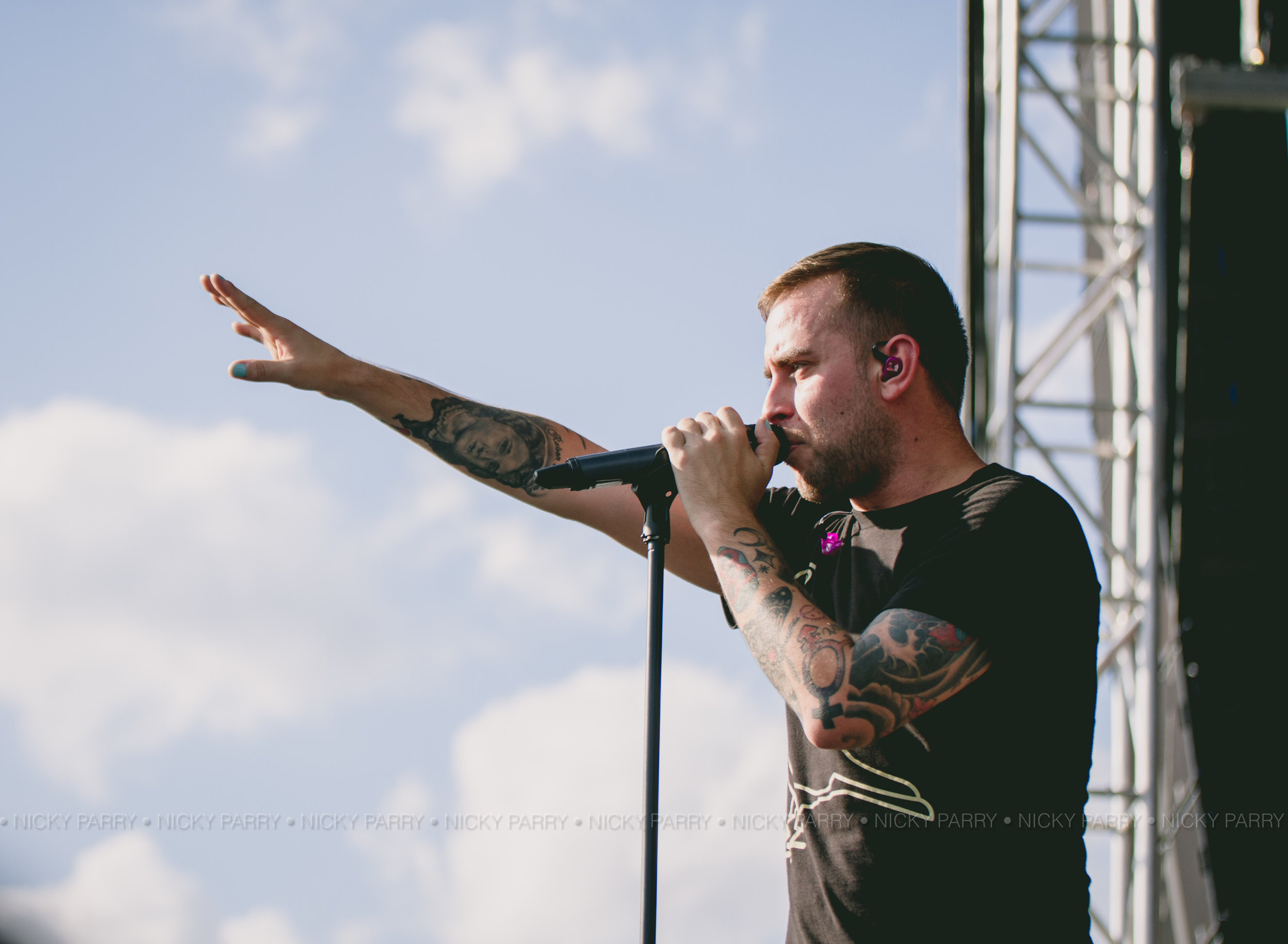 Issues_SelfHelpDetroit_NickyParry_10717_12.jpg