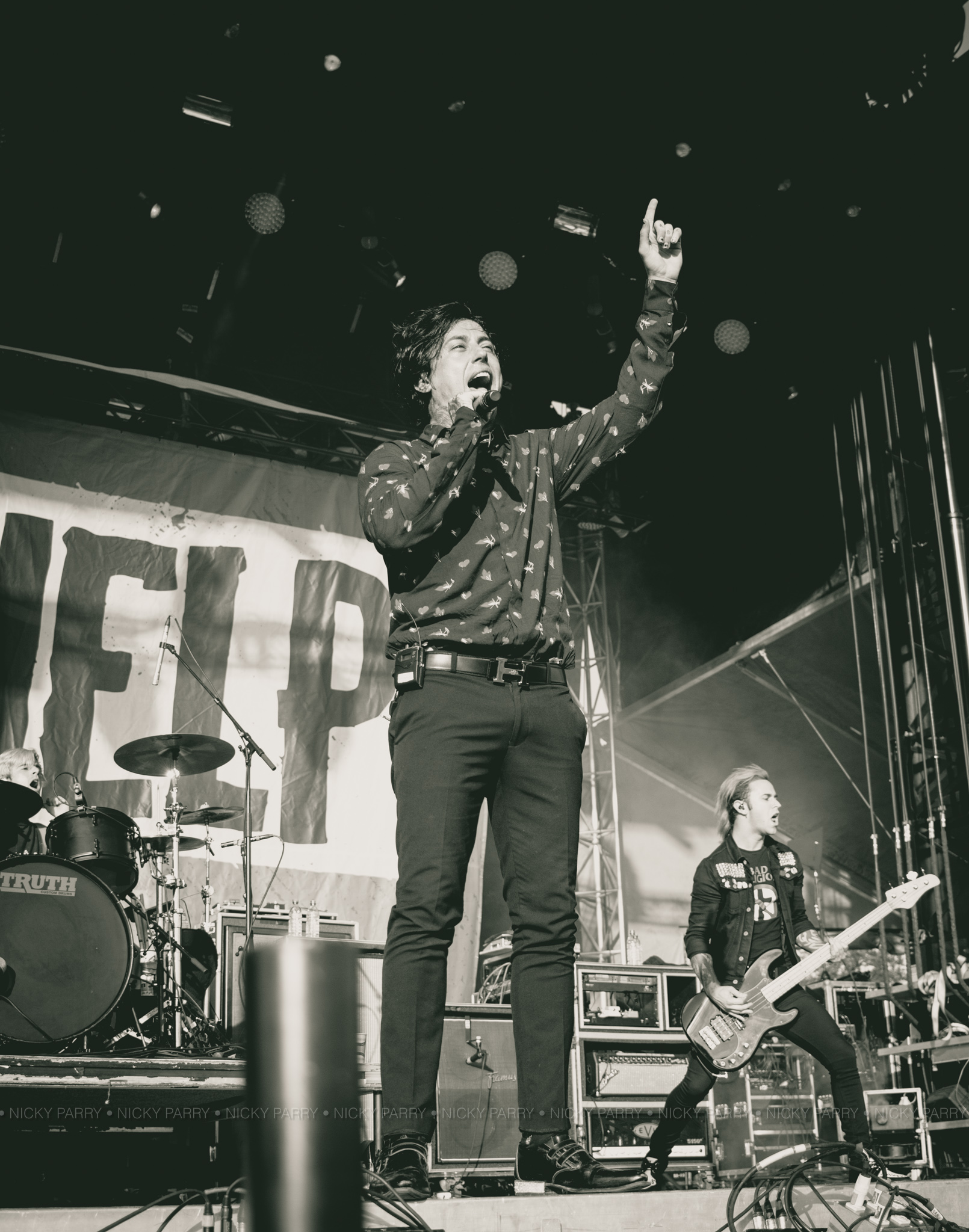 FallingInReverse_SelfHelpDetroit_NickyParry_10717_15.jpg