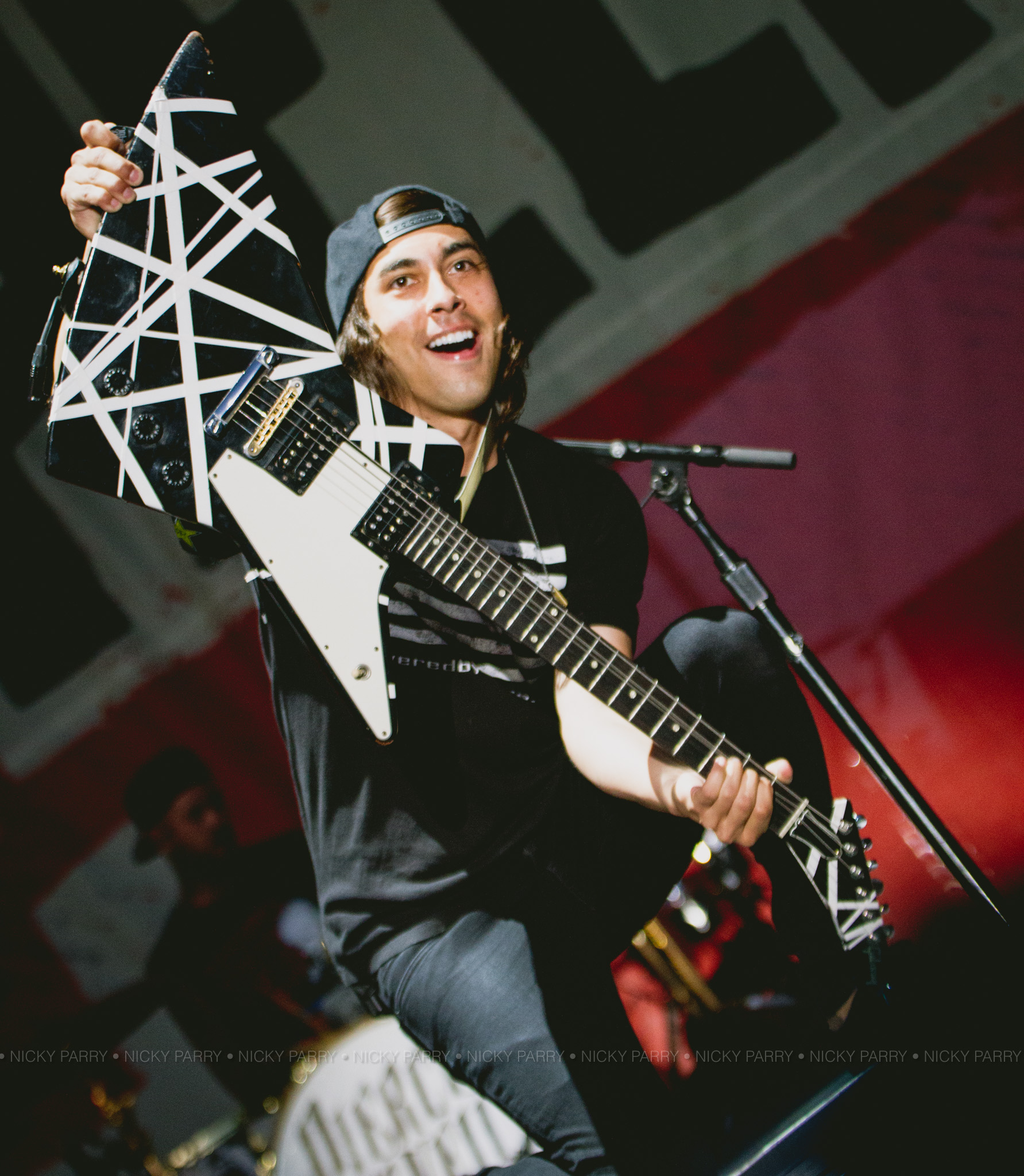 PierceTheVeil_SelfHelpDetroit_NickyParry_10717_4.jpg