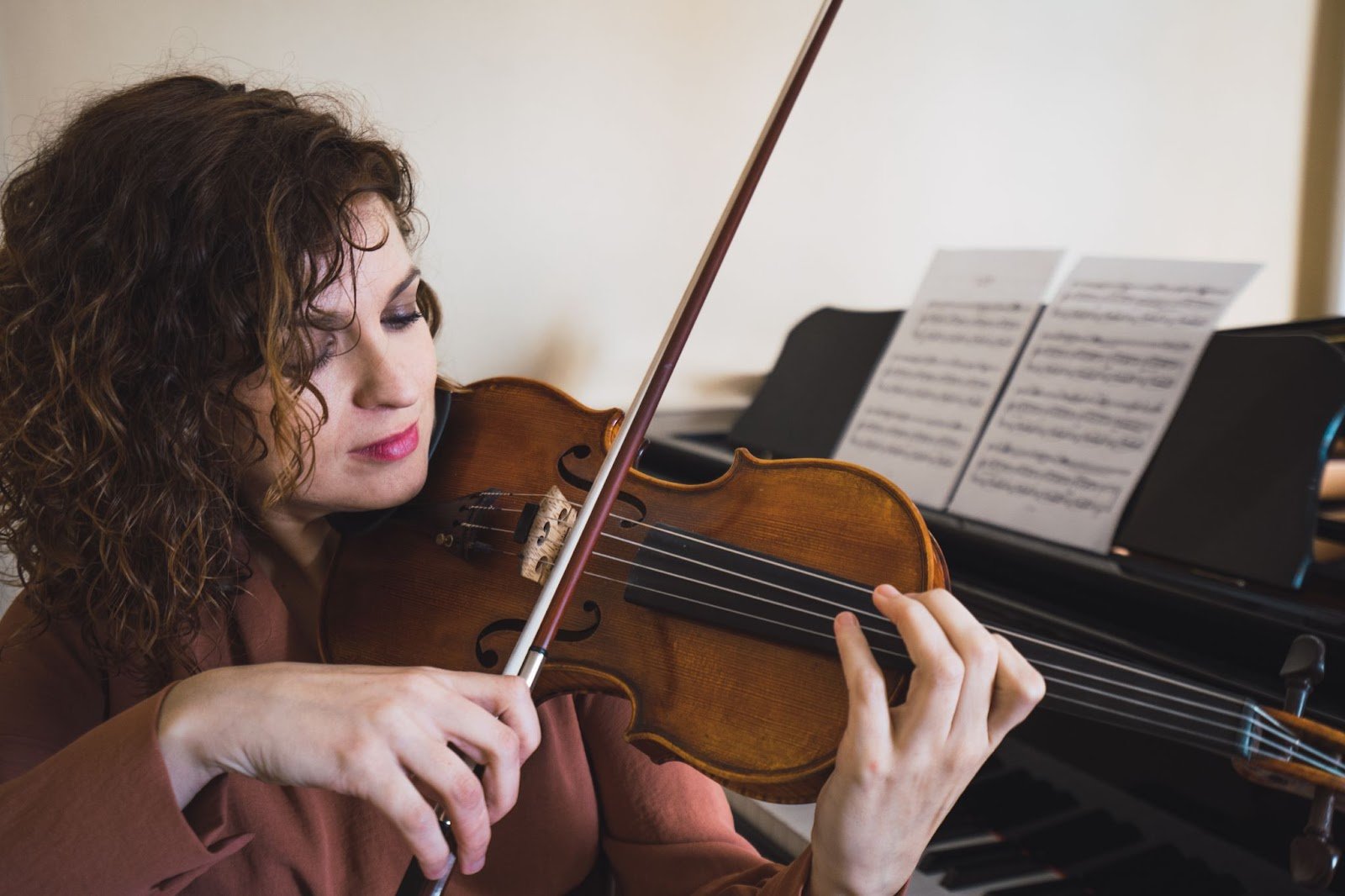 Fundamentals of Music Theory How Different Are They for Cello