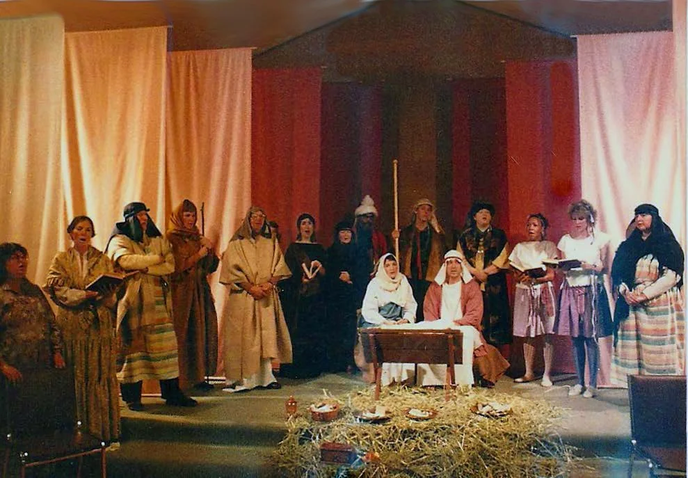 1.Christmas Manger Scene.jpg
