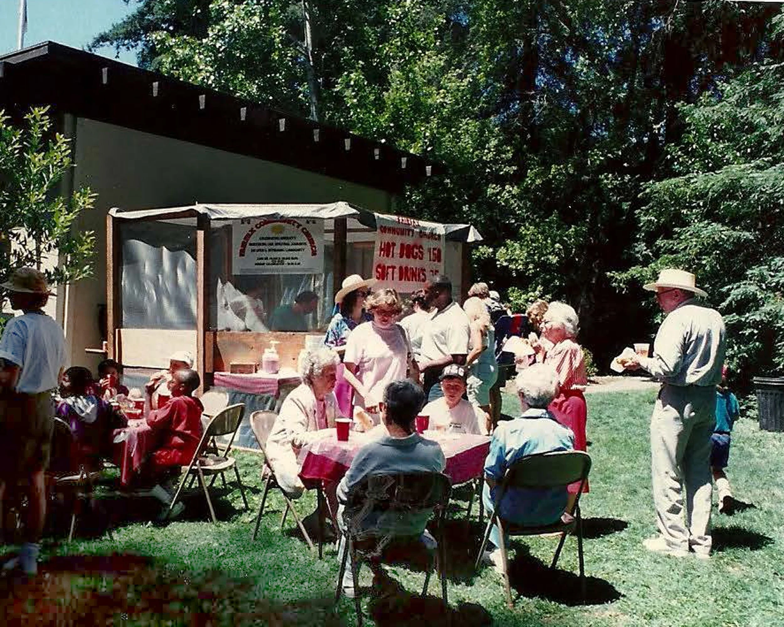 2.Hotdog booth B.jpg