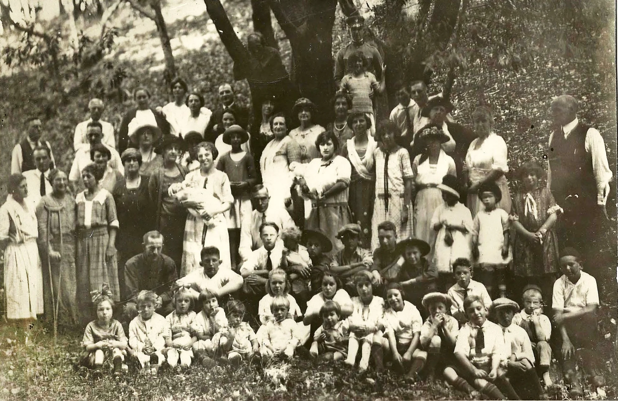 3.Church Picnic 1923.jpg