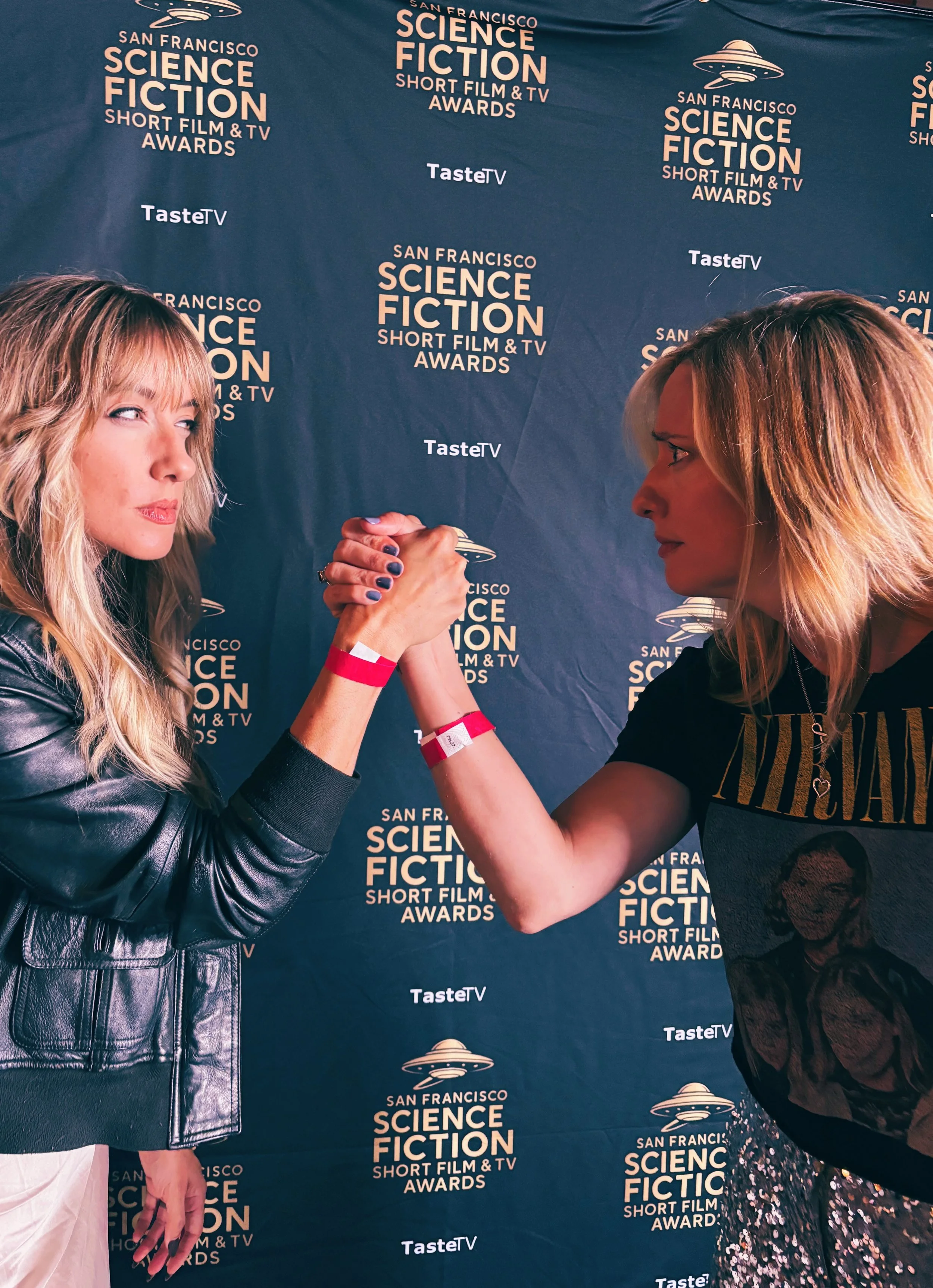 arm wrestle.jpg