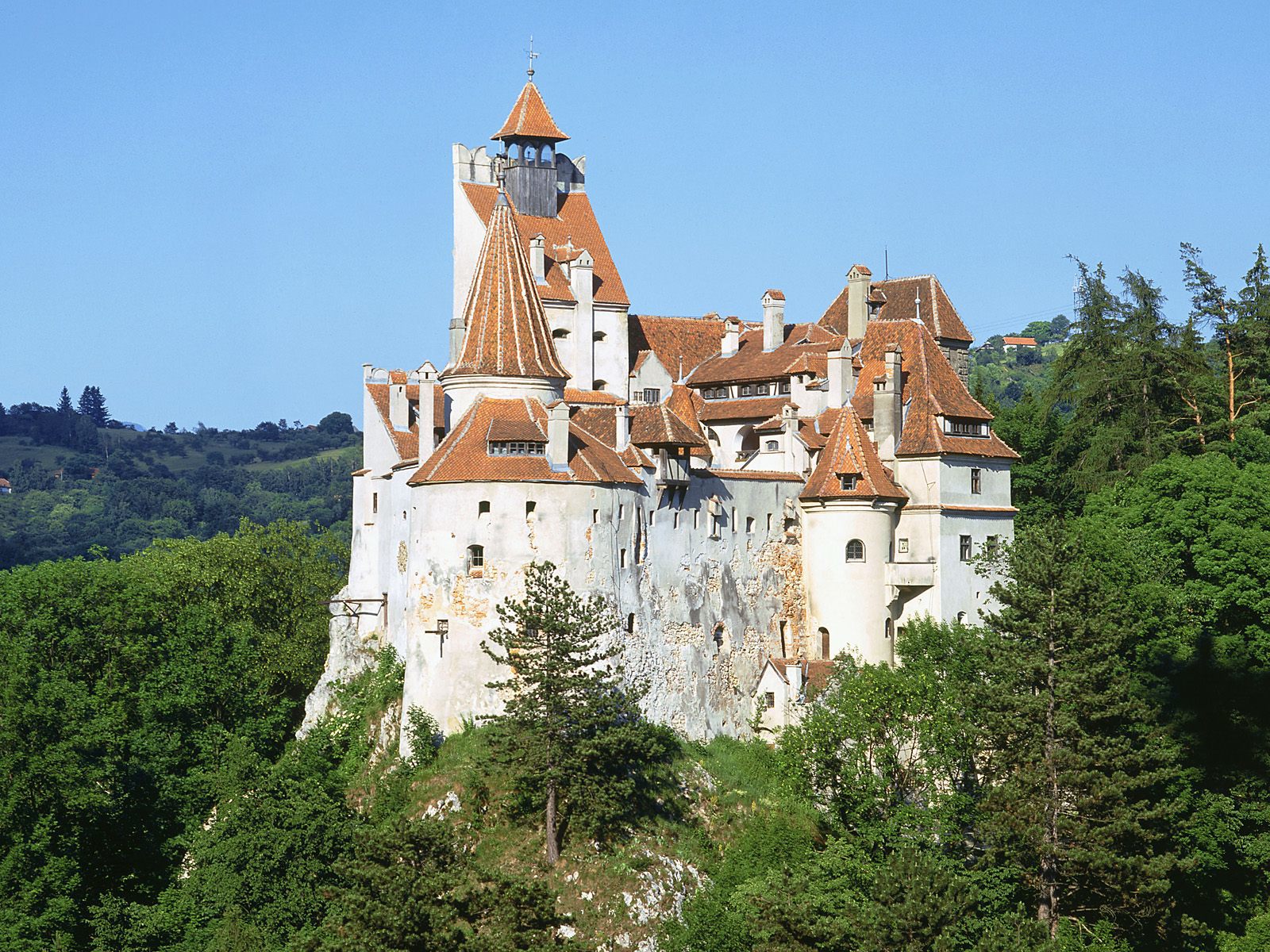 Bran_(Dracula's)_Castle,_Romania.jpg