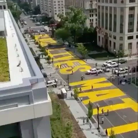 DC giving the streets a whole new meaning. Amazing. 
#repost @simoneyvetteleigh⁠
It&rsquo;s the dawn of a new day! 🖤🖤🖤 &ldquo;Wow, it&rsquo;s done! New &ldquo;Black Lives Matter&rdquo; Mural painted in #WashingtonDC on road to White House (16th St