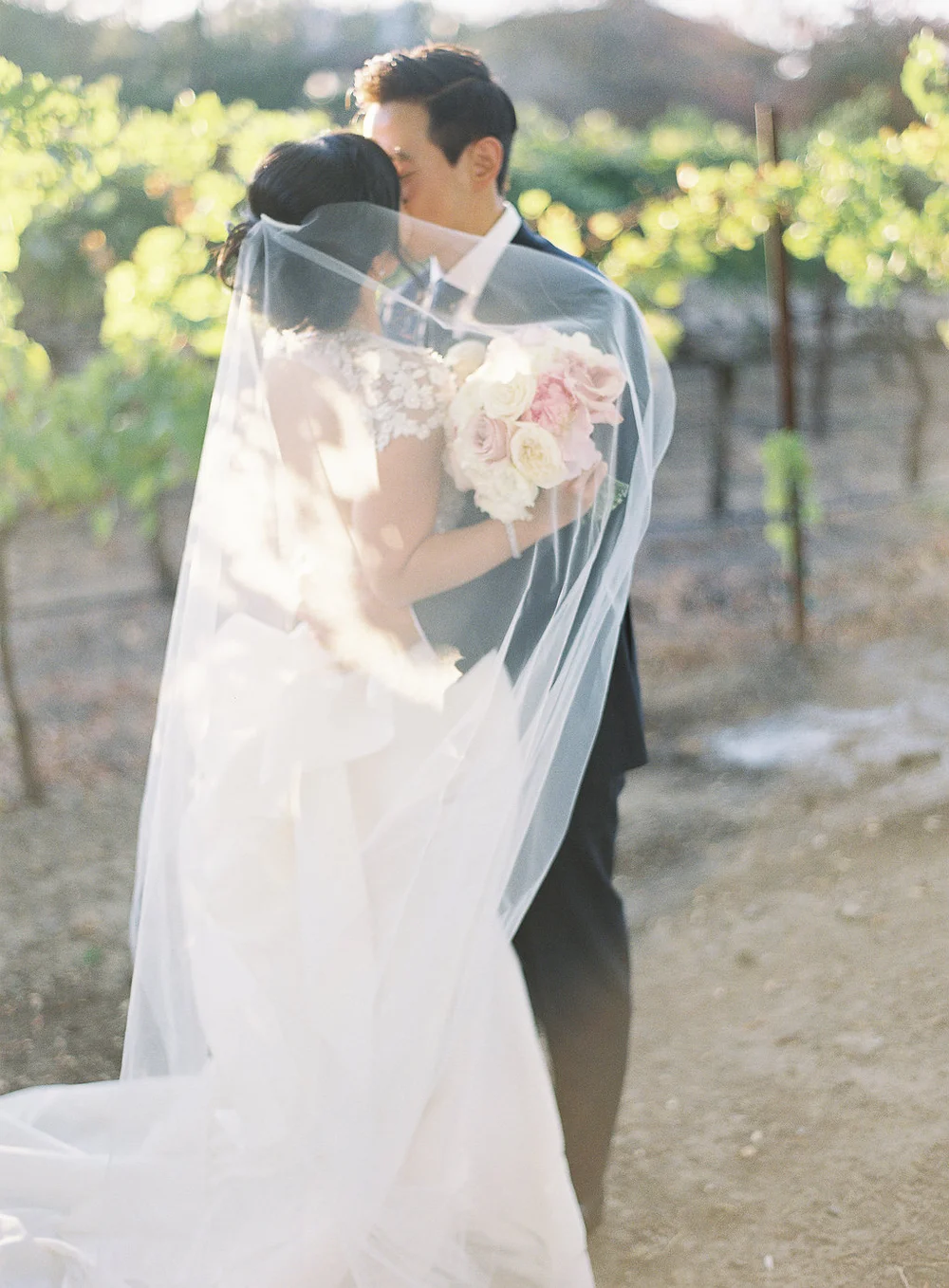 Stephanie_Peter_Wed_650.jpg