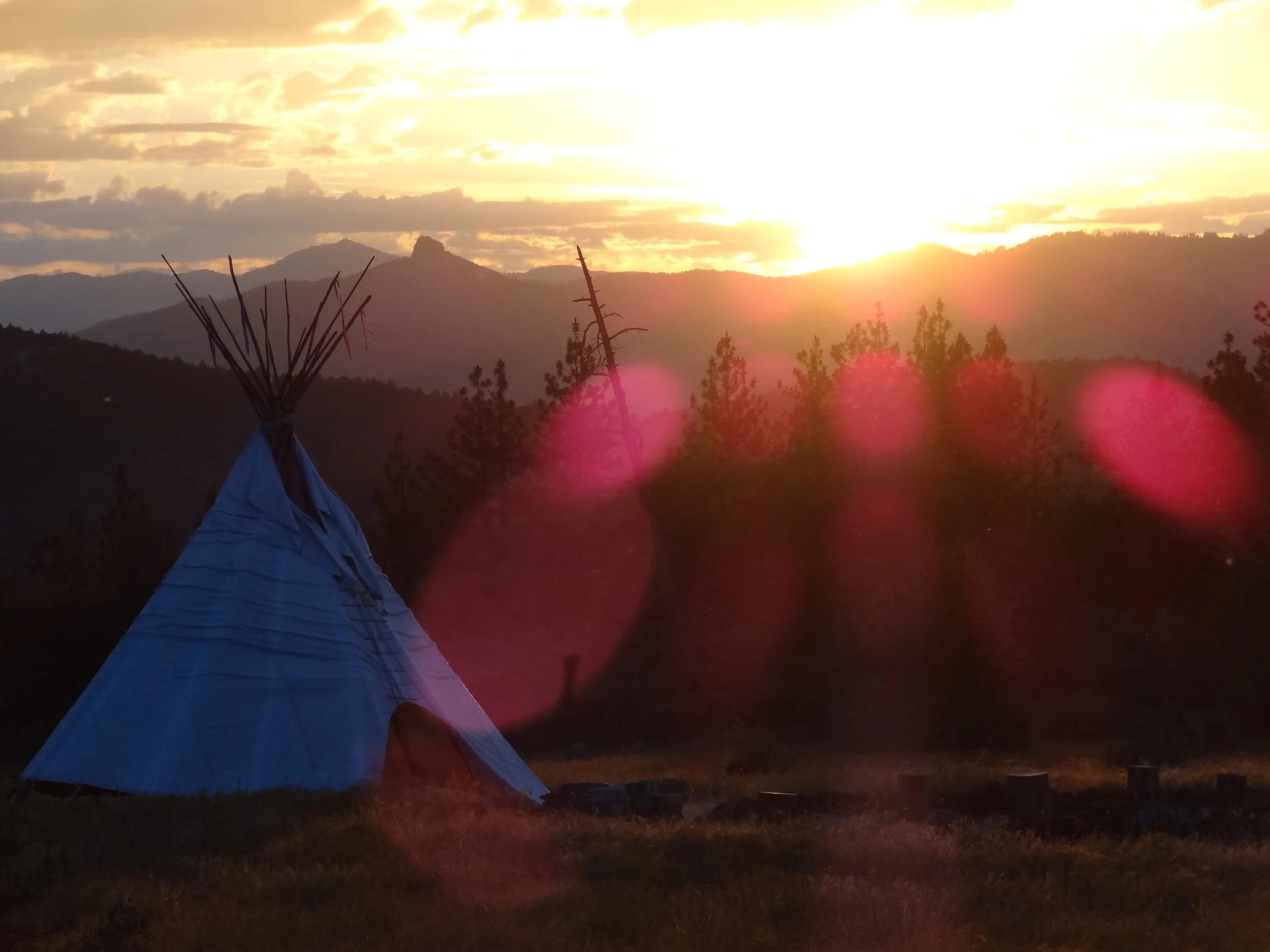 tipi_light_rays.jpg