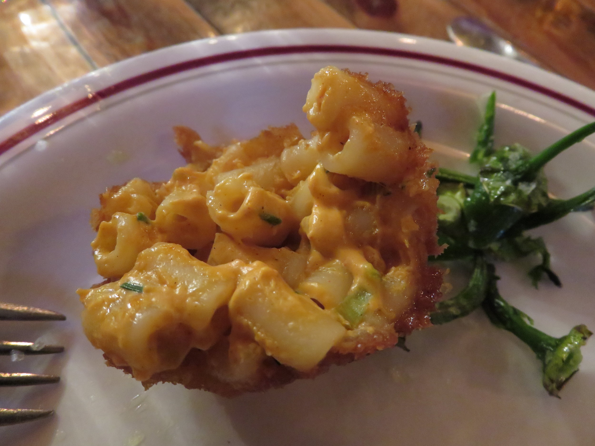 DEEP FRIED MAC BALLS 6.5 With Dirty Bones sweet chilli sauce
