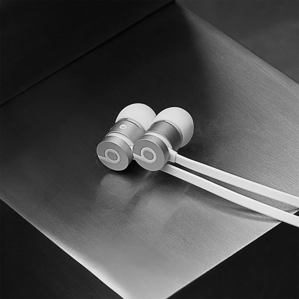 AppleColor_DarkPost_Silver_02.jpg