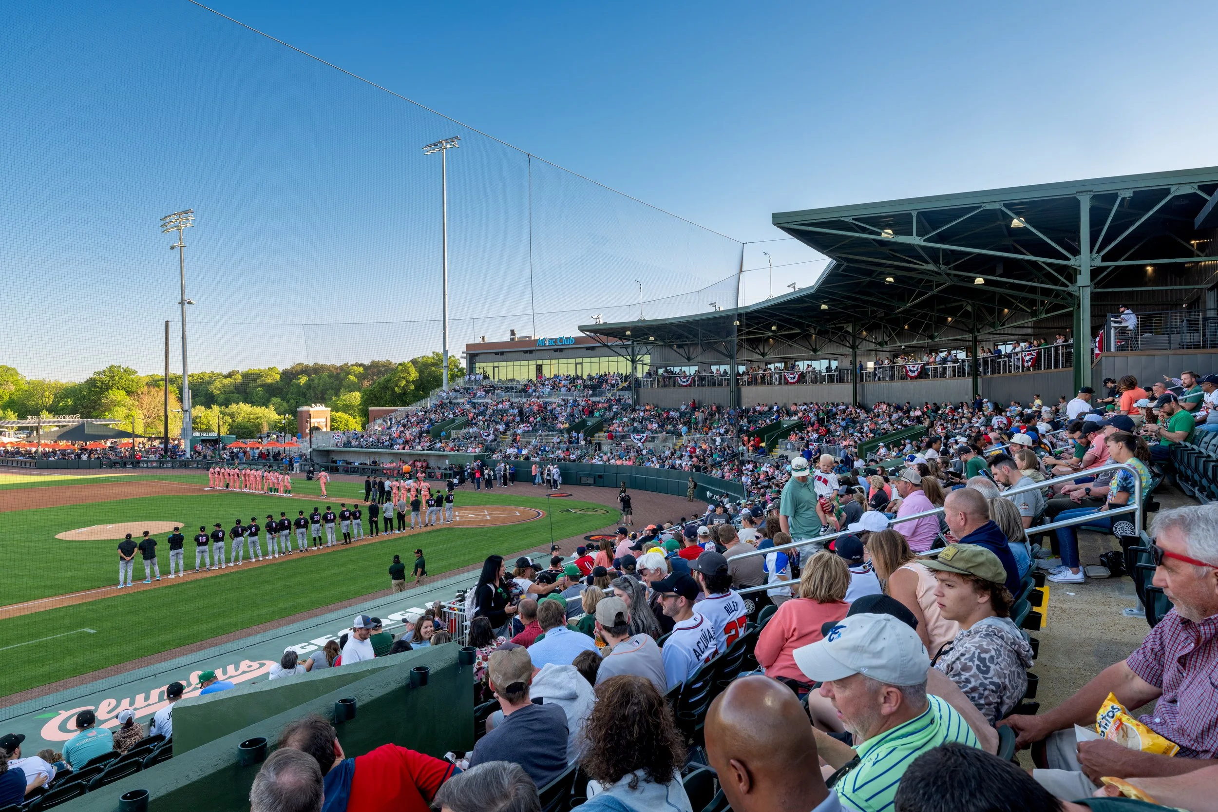 Clingstones_Exterior_Grandstand_People_09.jpg