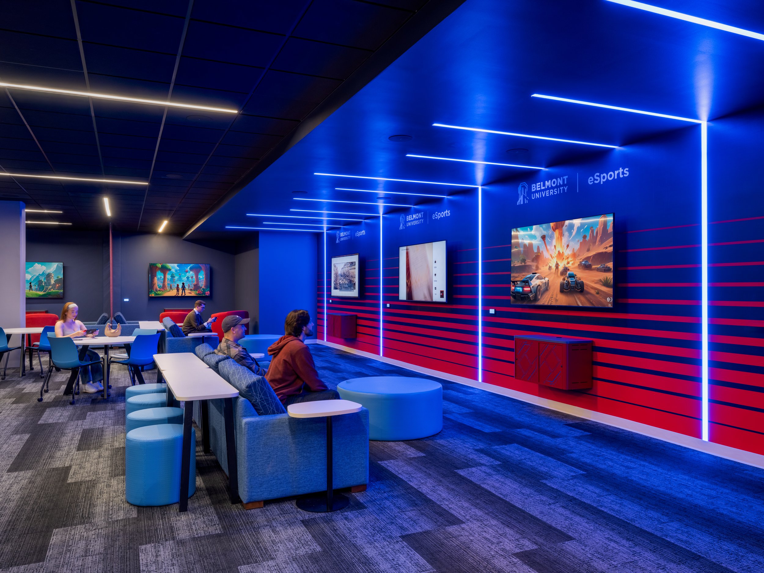 ESa_Betty_Wiseman_E_Sports_Lounge_02_People.jpg