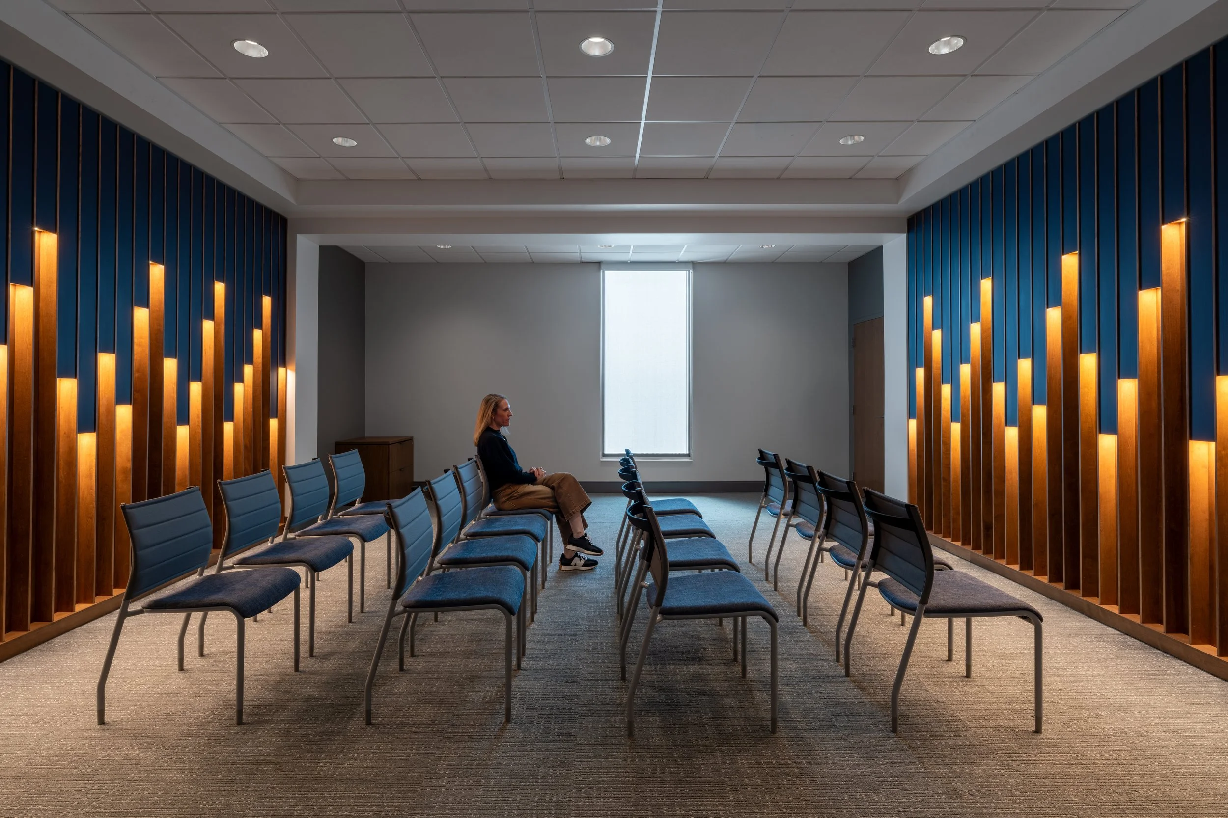 ESa_Moravian_Hub_Multi_Faith_Prayer_01_People.jpg
