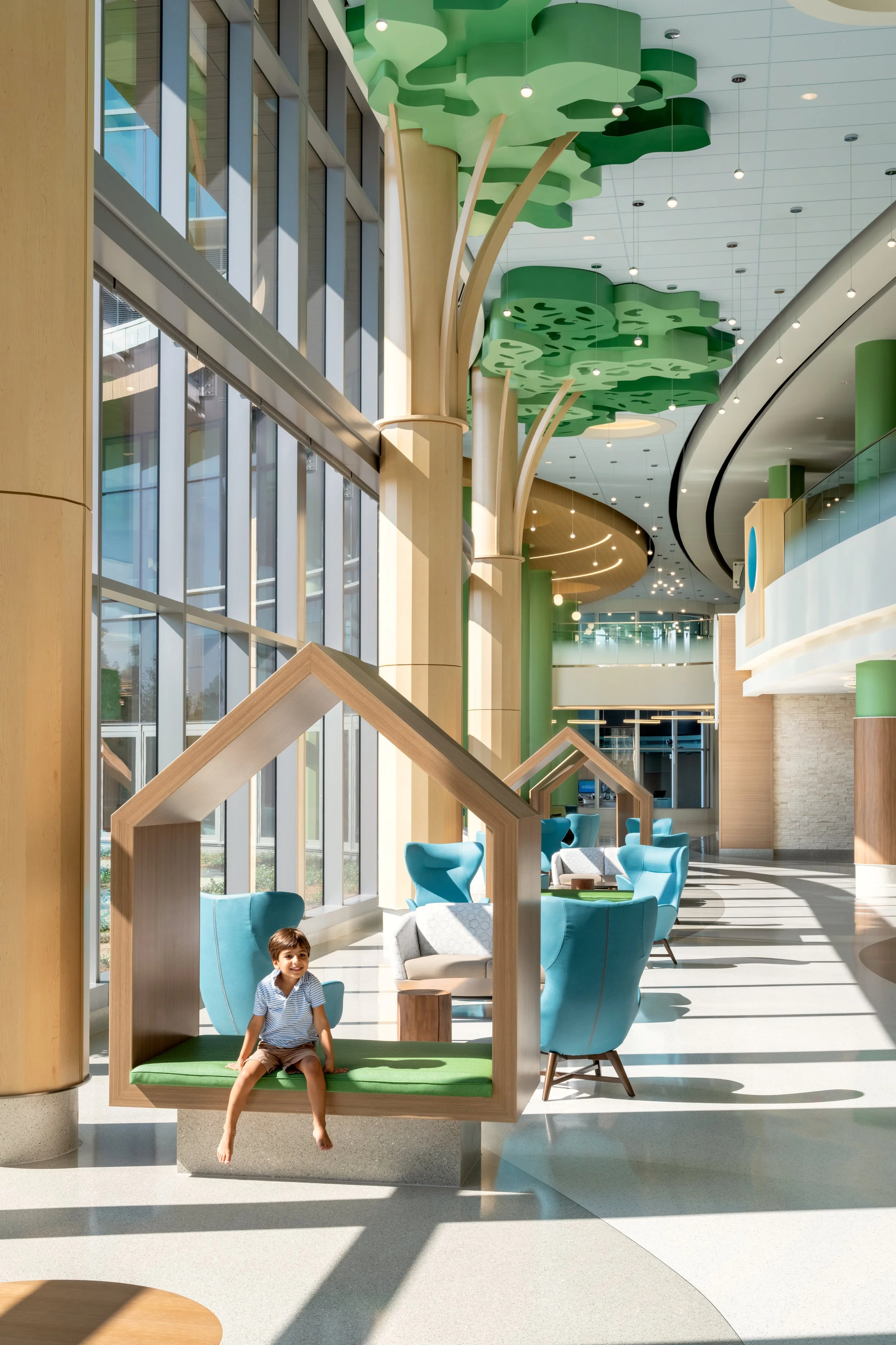 AMBH_Lobby_01_People_01.jpg