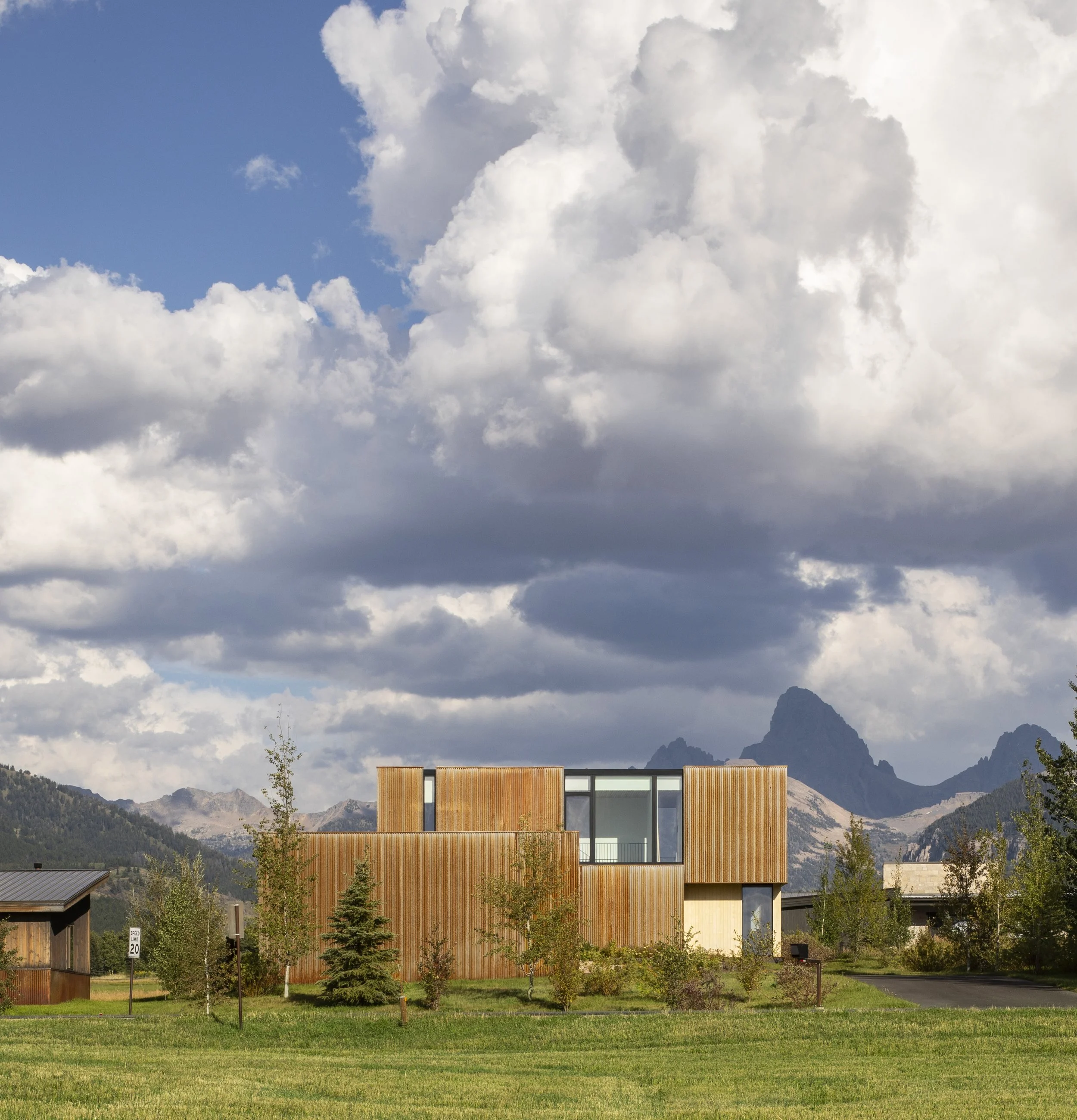 Altman Residence_02 crop_Lara Swimmer.jpg