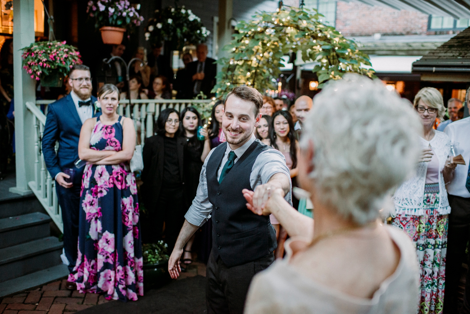 0666-MarkJess_Chinese-Pittsburgh-wedding-Morning-Glory-Inn.jpg