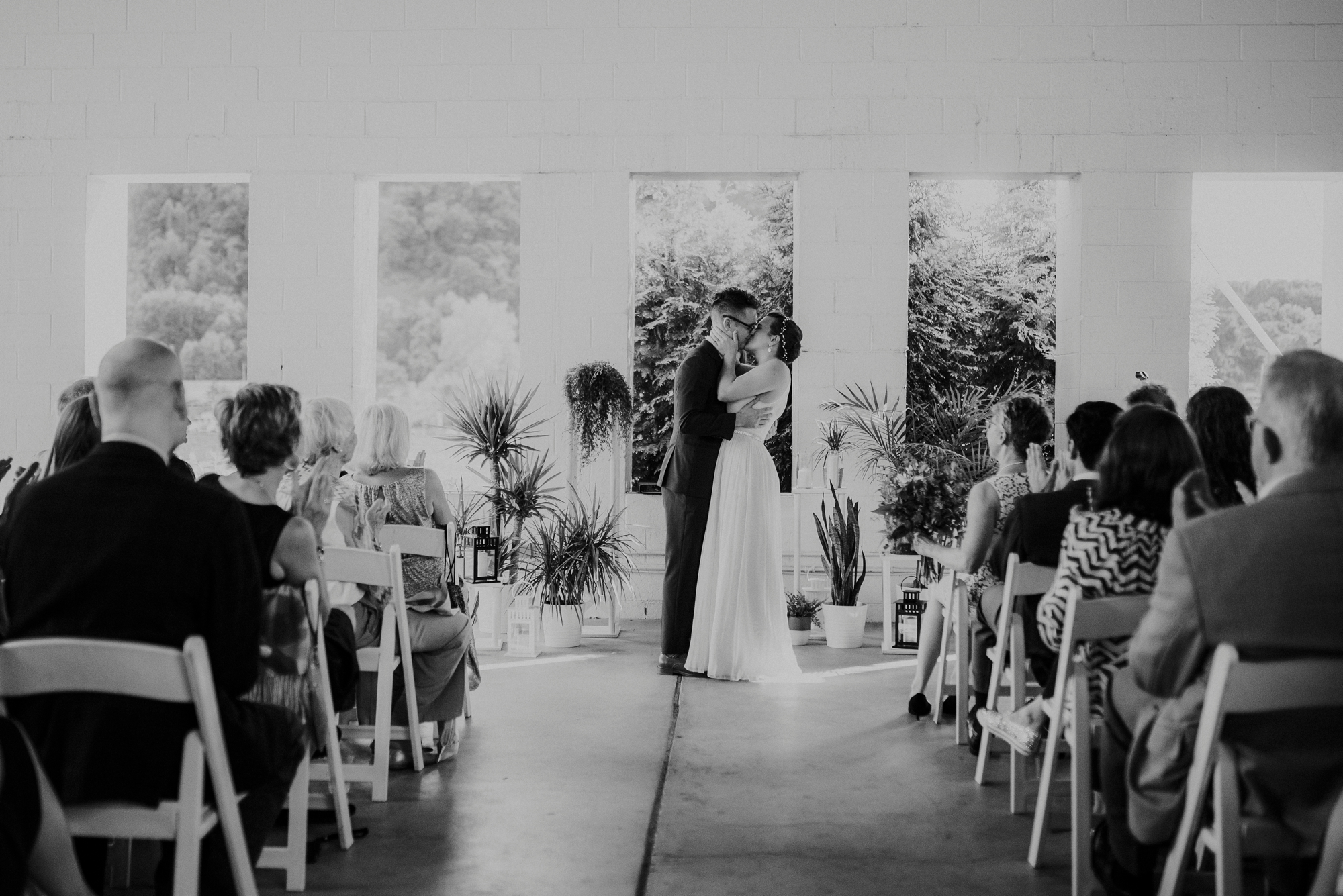 Adriana+Sam-0191_Pittsburgh-Aspinwall-Riverfront-Park-wedding.jpg