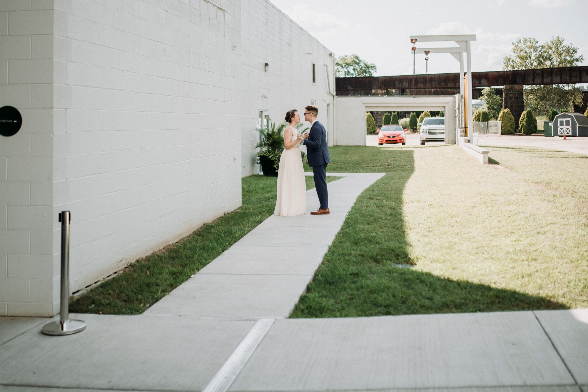Adriana+Sam-0224_Pittsburgh-Aspinwall-Riverfront-Park-wedding.jpg