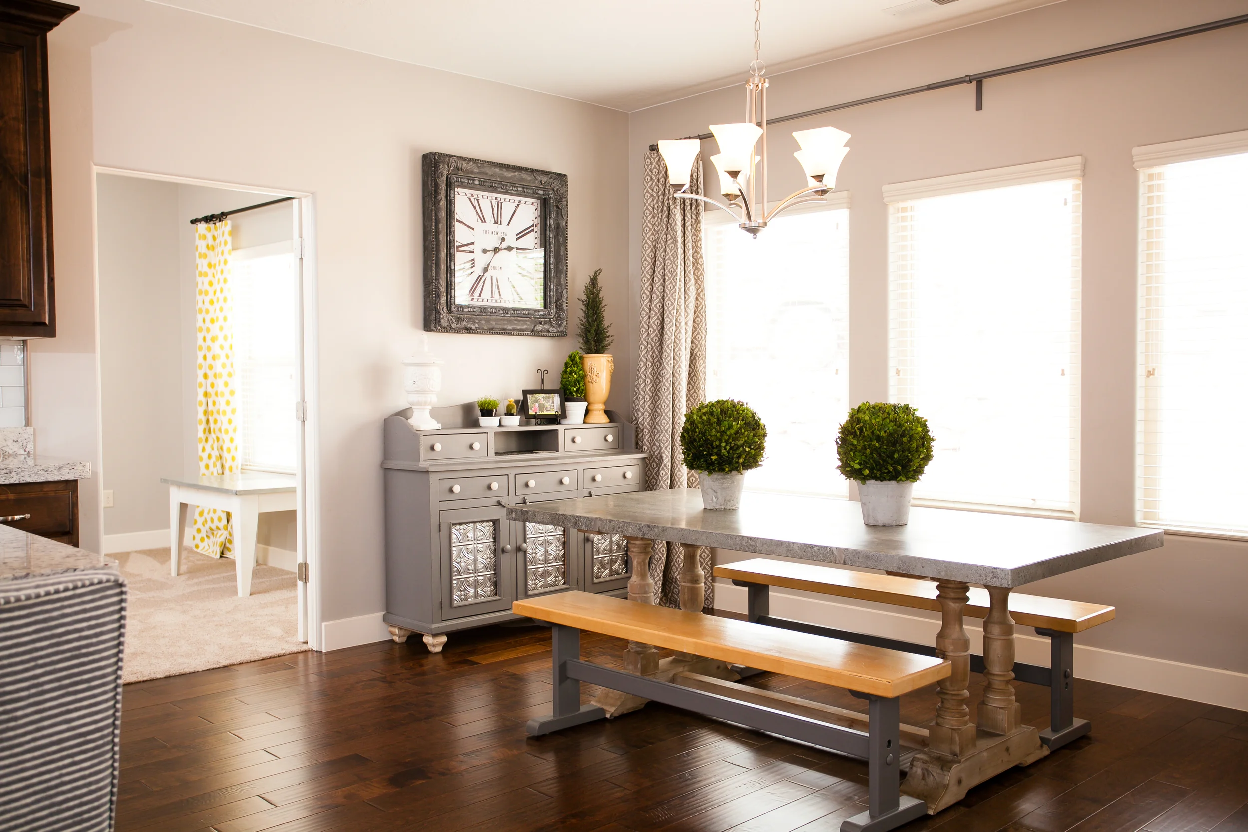 bright-dining-room (1 of 1).jpg