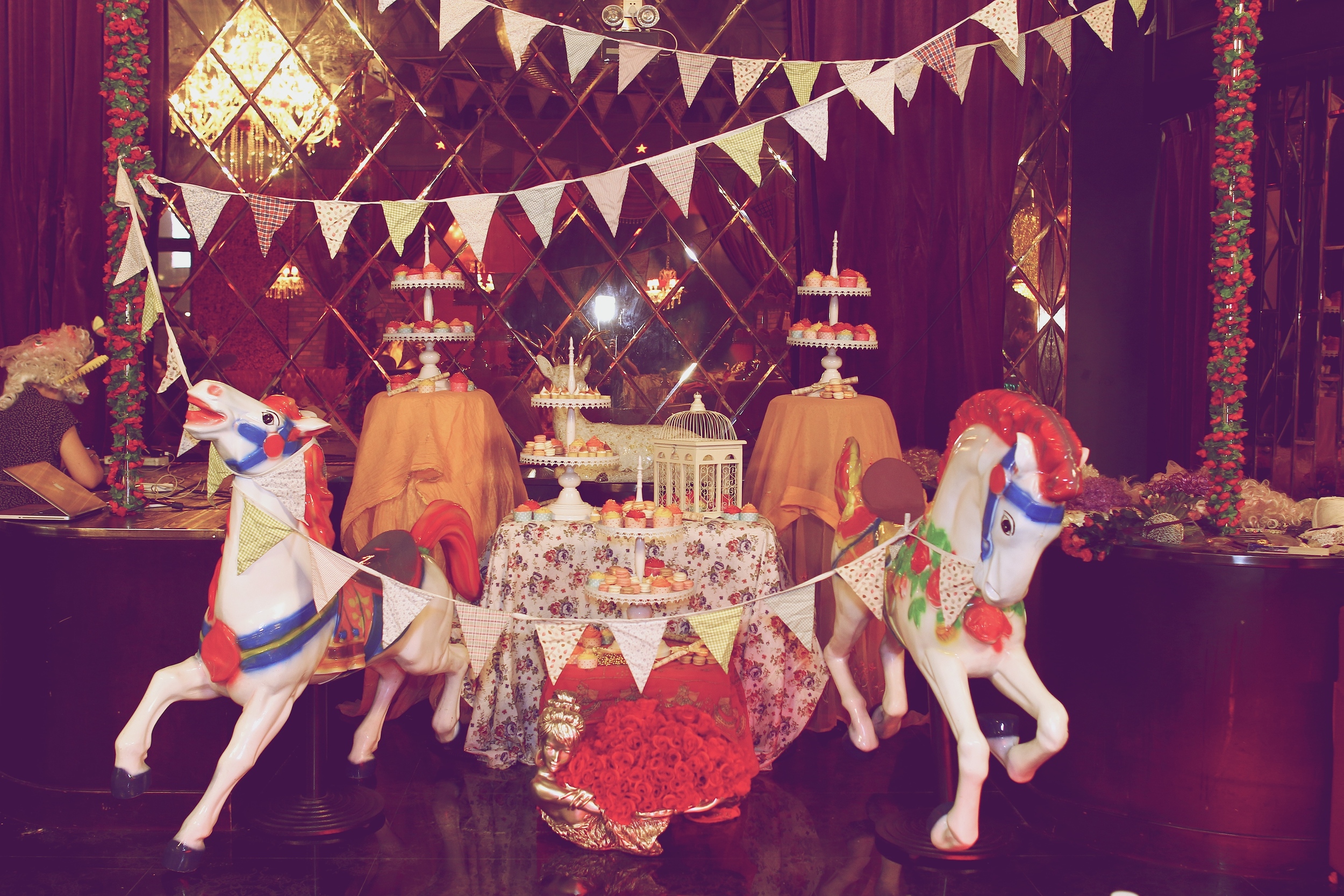 Rococo Cake Stand