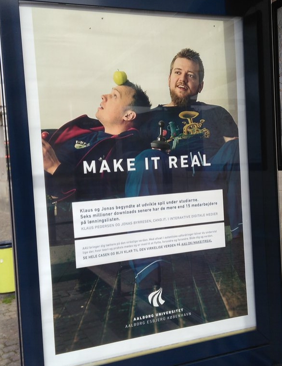 Claus Pedersen and Jonas Byrresen as soon at bus stops! Photo: Jesper Krogh Kristiansen.