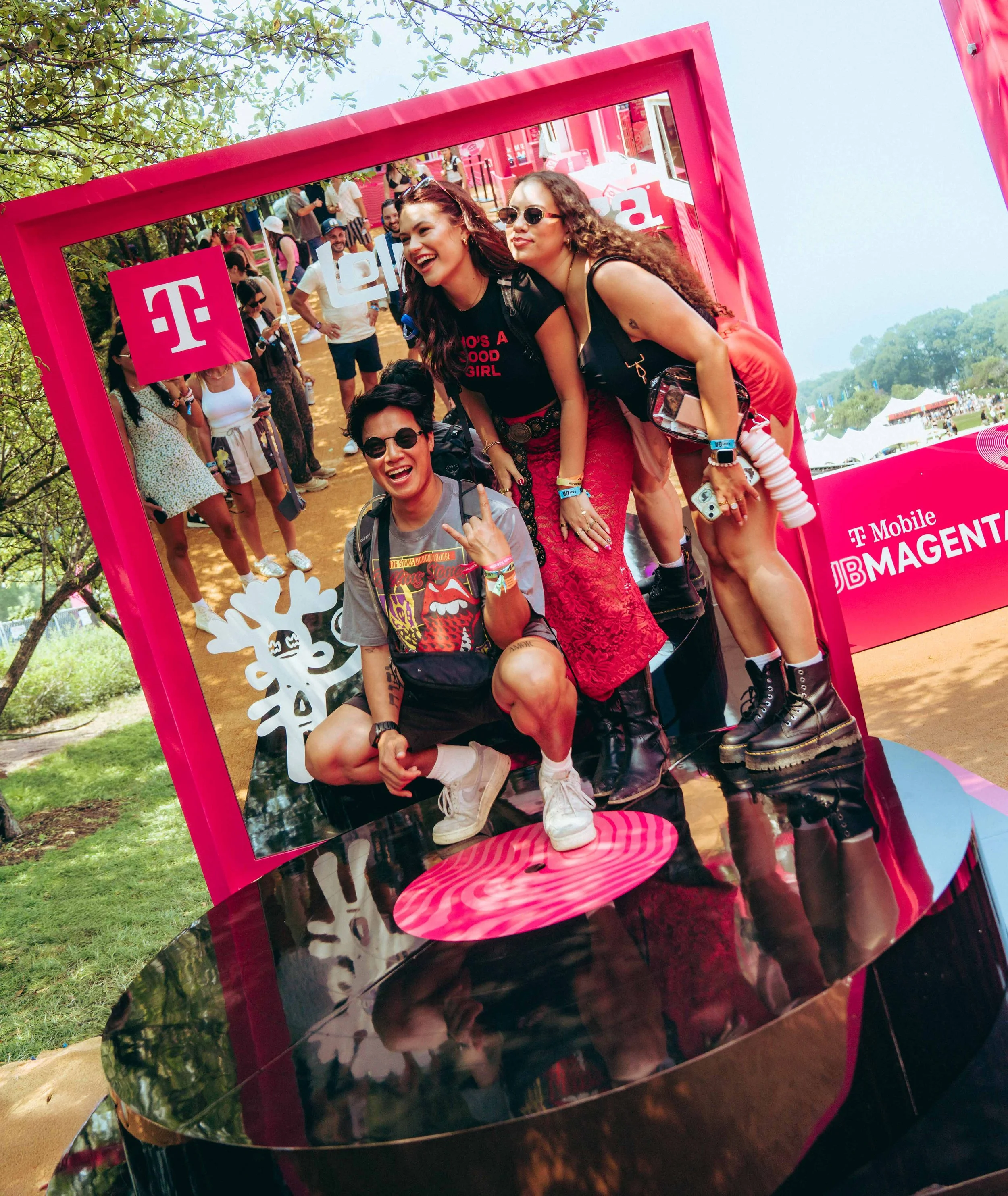 T-Mobile-by-Kirby-Gladstein-for-Lollapalooza-2025_KG_00980.jpg