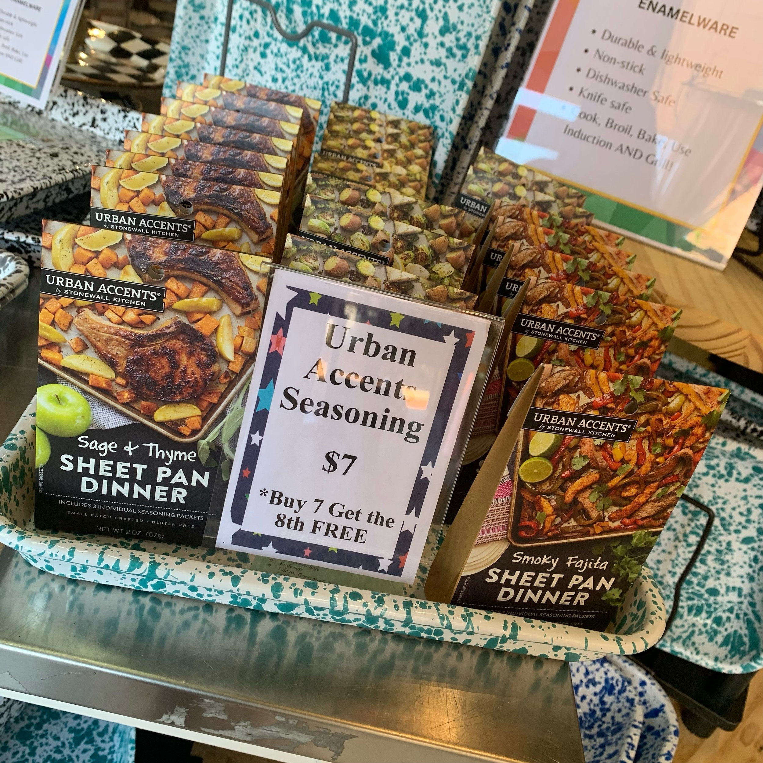 What&rsquo;s for dinner?! Urban Accents seasonings makes meal time SO easy and SO delicious. Great for meal prepping! 

PLUS: When you buy 7 you get the 8th FREE!