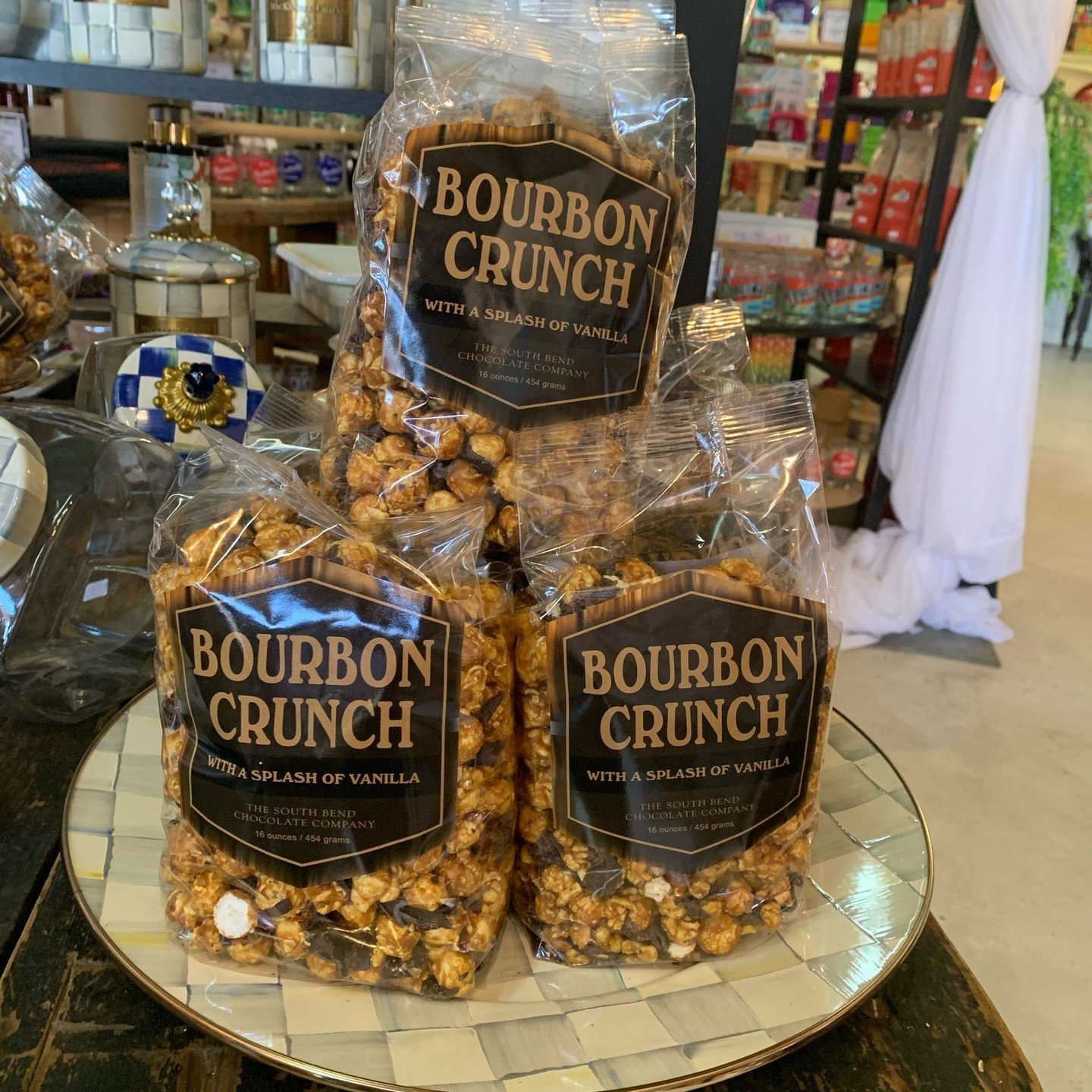 Need a sweet crunch? This Bourbon Crunch is a best seller and for good reason! Perfect for snacking or gifting! 

Shop here 👉🏼 https://www.bbqandmore.biz/popcorn

Give the best gift, host the best gathering, have the most fun.
🏬Shop in Store: 321 