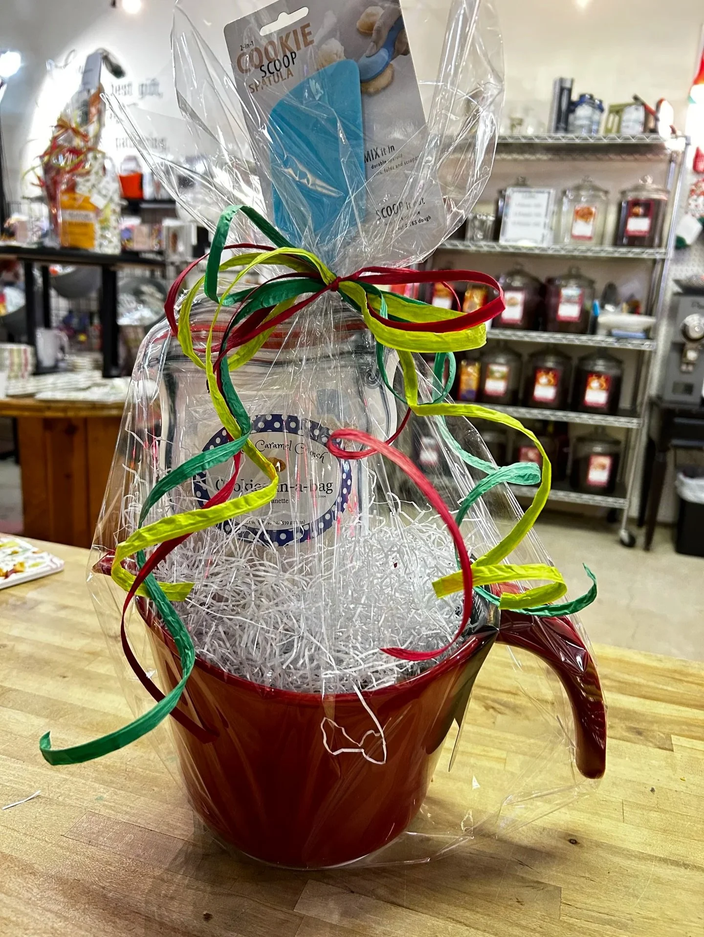 Another great bundle! 
WHIP UP SOME COOKIES
$40.00

Whip up some cookies with three of our favorite products. Cookies in a Bag by Danette, 2-in-1 Spatula Cookie Scope and a Microwavable Batter Bowl. A perfect gift for any baker on your list! 

Indica