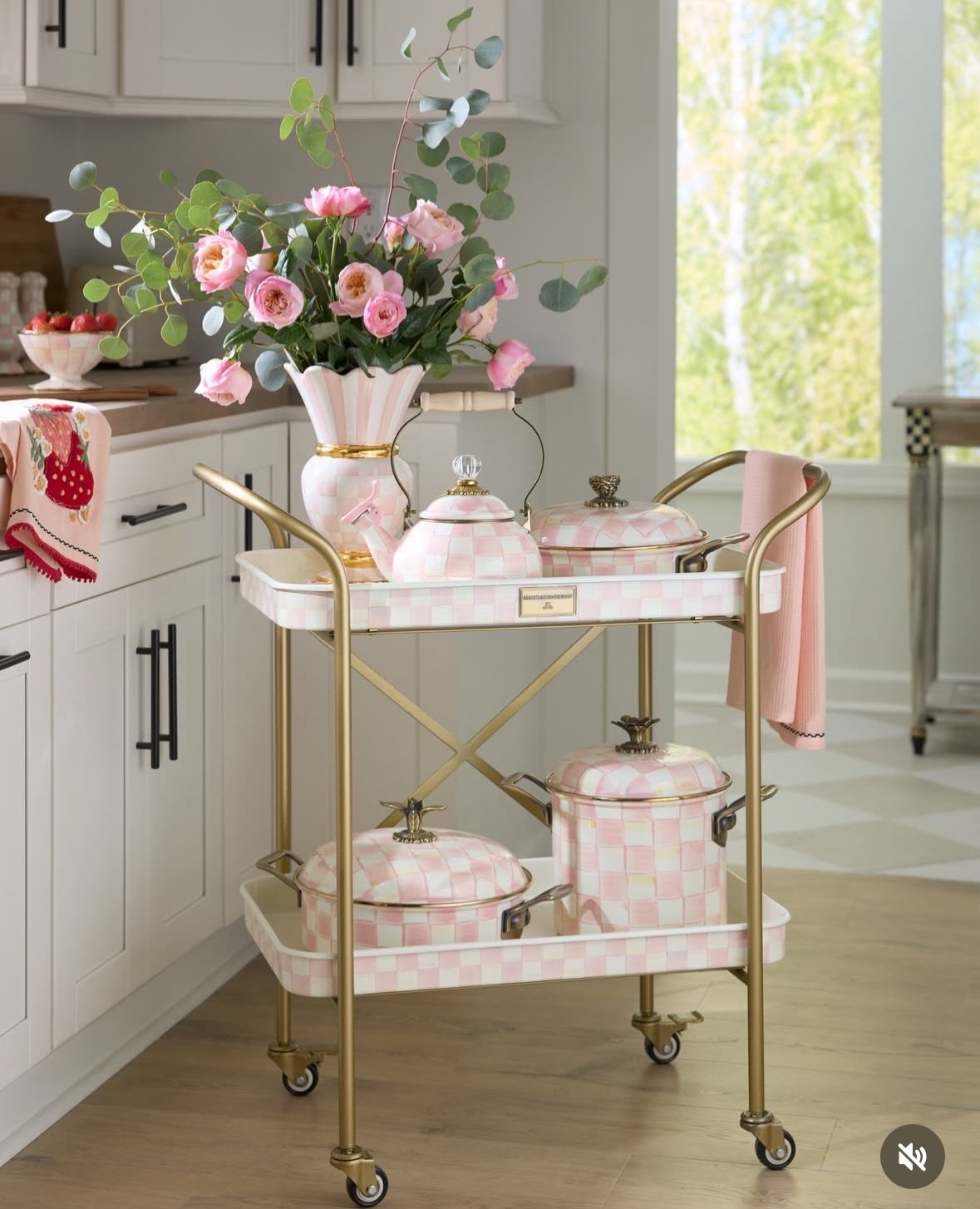 It doesn&rsquo;t get prettier than this. 🥰💕 Hosting made pretty with @mackenziechilds! 

Give the best gift, host the best gathering, have the most fun. 🏬Shop in Store: 321 Broadway, Paducah, KY 📞Call to order: 270.534.5951 📲Text a personal shop