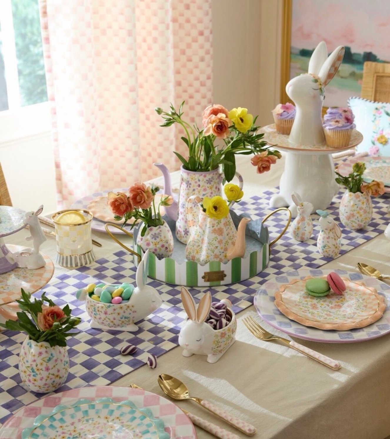 Posie Patch is the cutest little pattern! Which piece is your favorite?! 

Give the best gift, host the best gathering, have the most fun. 🏬Shop in Store: 321 Broadway, Paducah, KY 📞Call to order: 270.534.5951 📲Text a personal shopper: 859.379.433