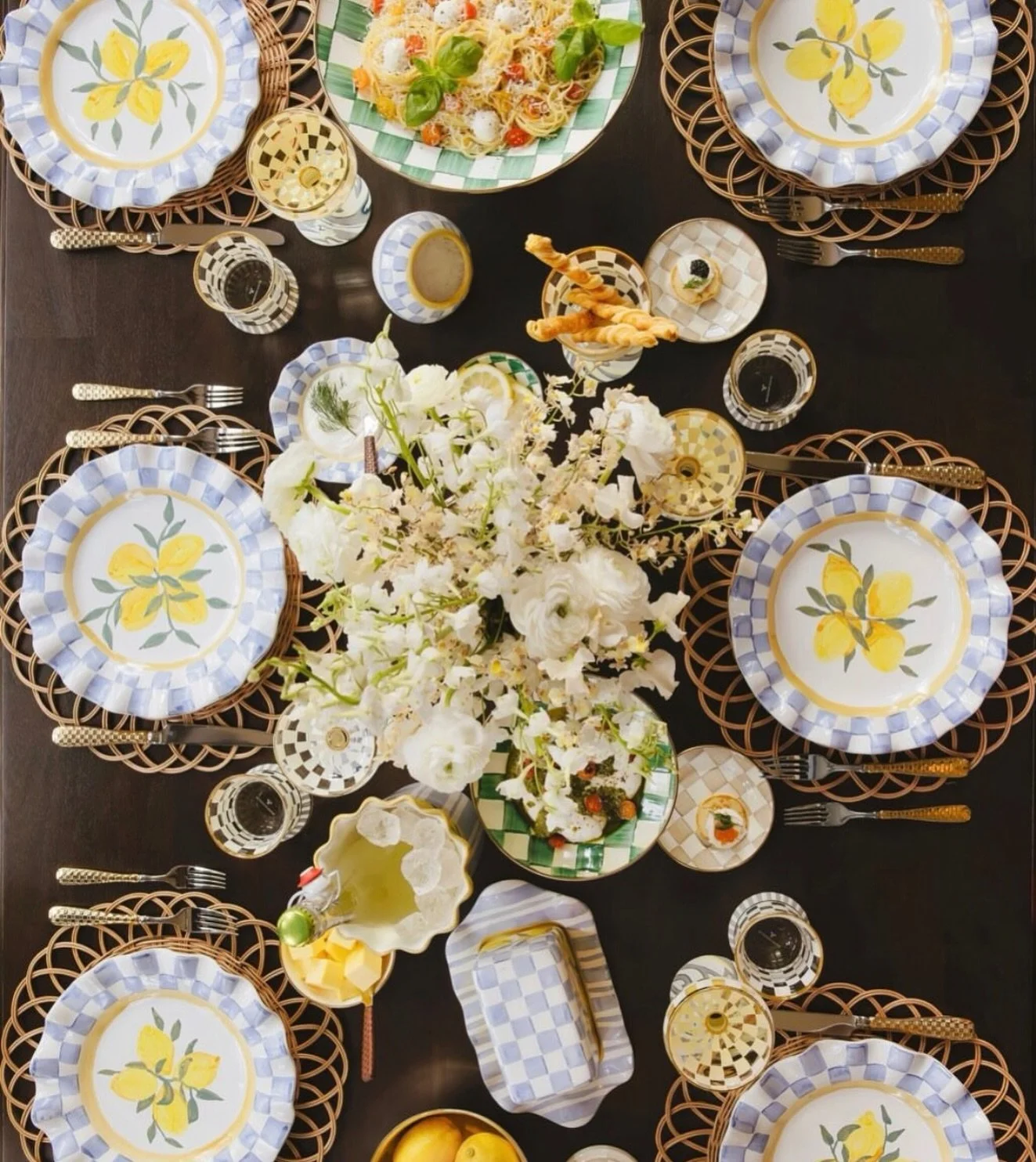 Lemon ask you a question&hellip;
How much do you love this pattern?! 🍋

Give the best gift, host the best gathering, have the most fun. 🏬Shop in Store: 321 Broadway, Paducah, KY 📞Call to order: 270.534.5951 📲Text a personal shopper: 859.379.4339 